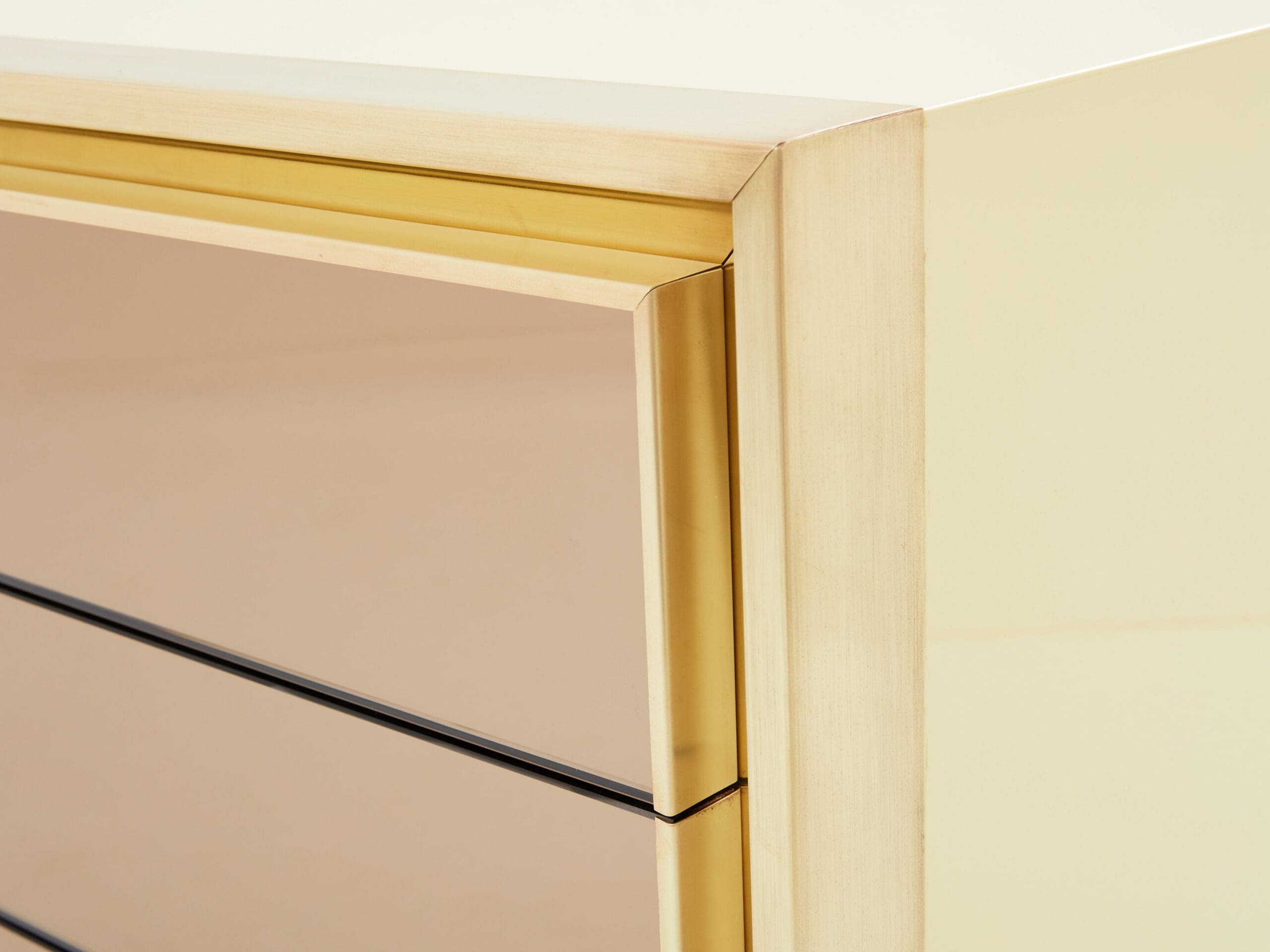 Commode en Laque Crème et Laiton par Maison Jansen, Années 1970