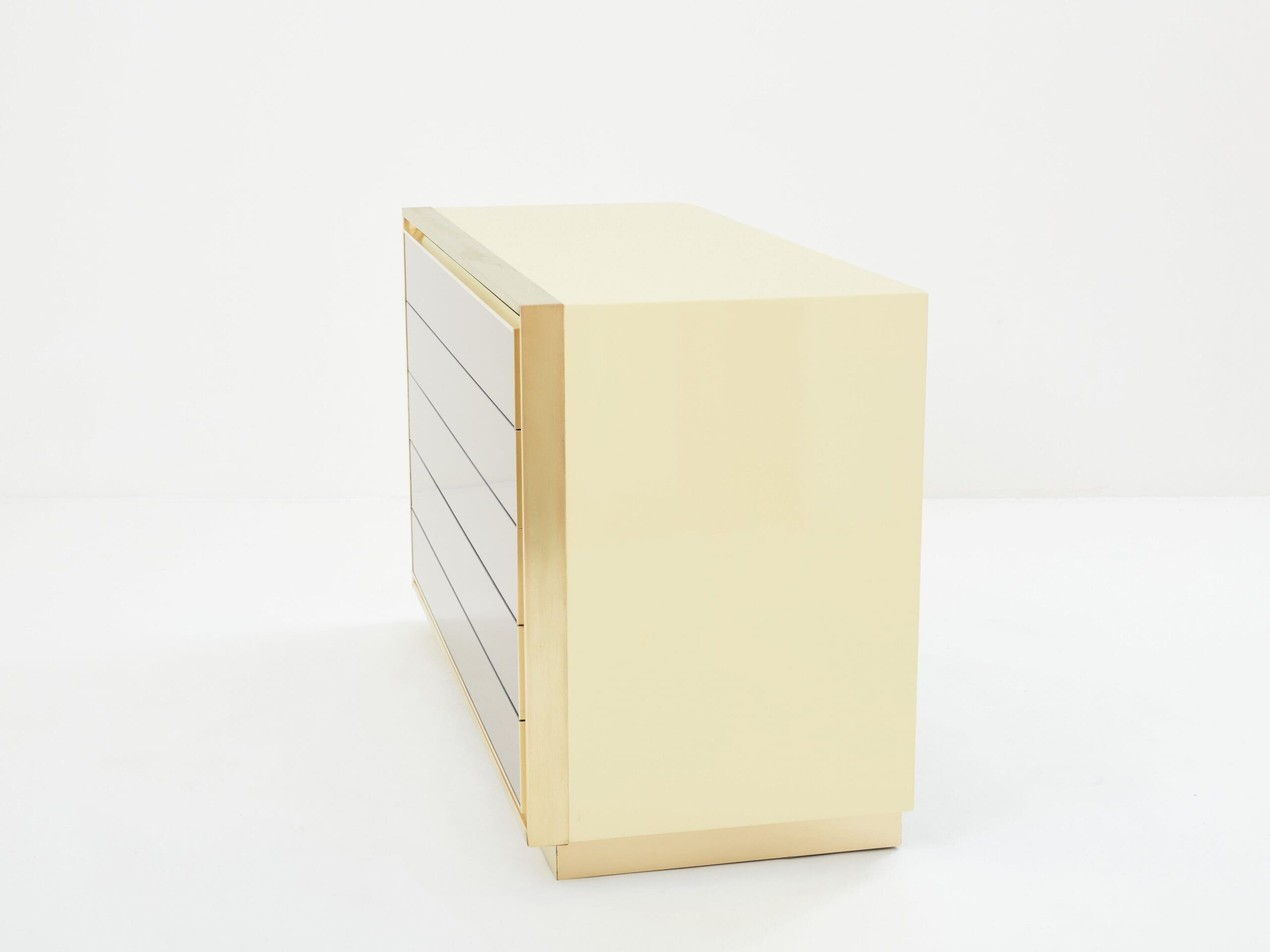 Commode en Laque Crème et Laiton par Maison Jansen, Années 1970