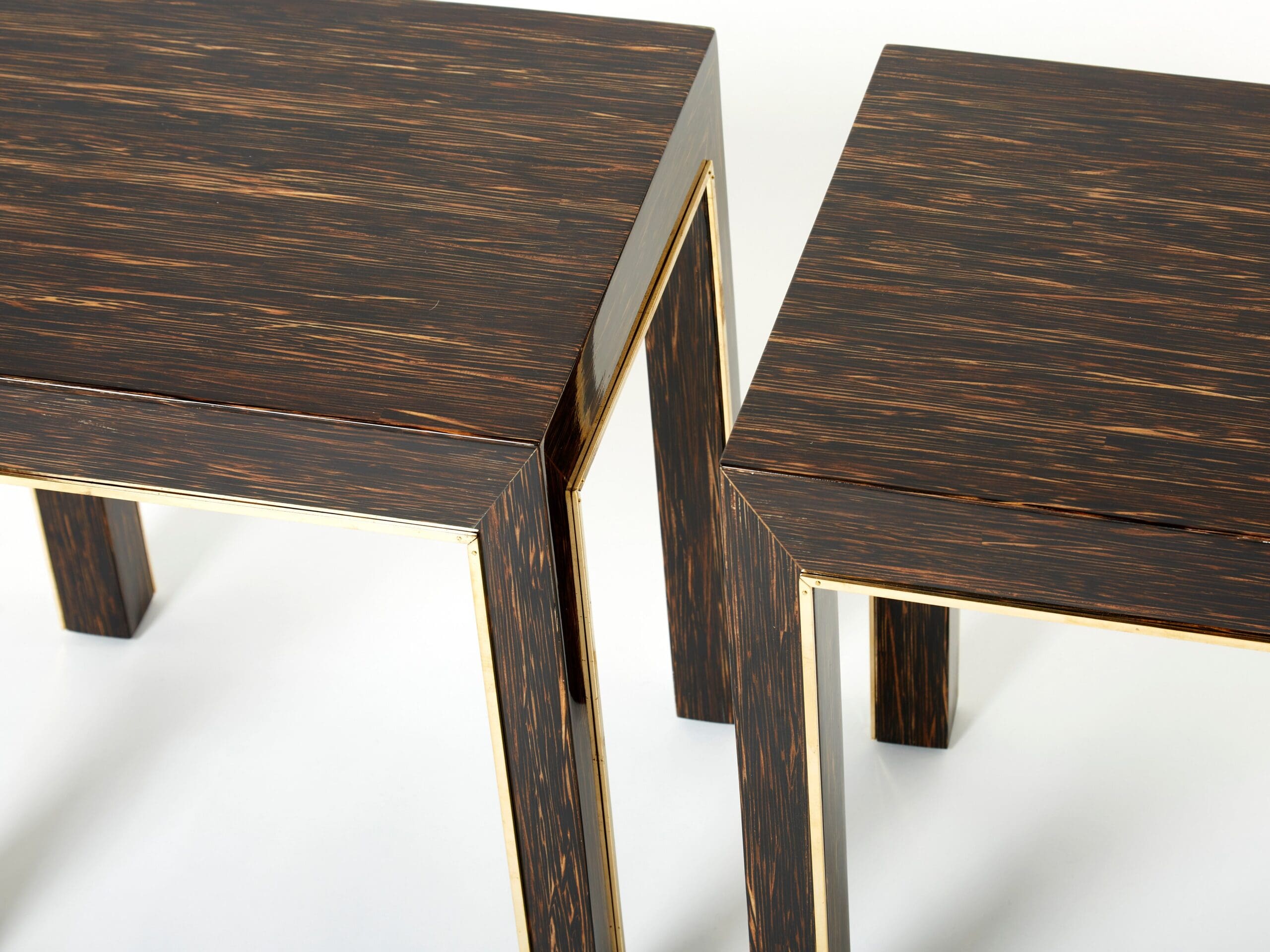 Paire de Tables d’Appoint en Bois de Palmier et Laiton par Romeo Paris, Années 1970