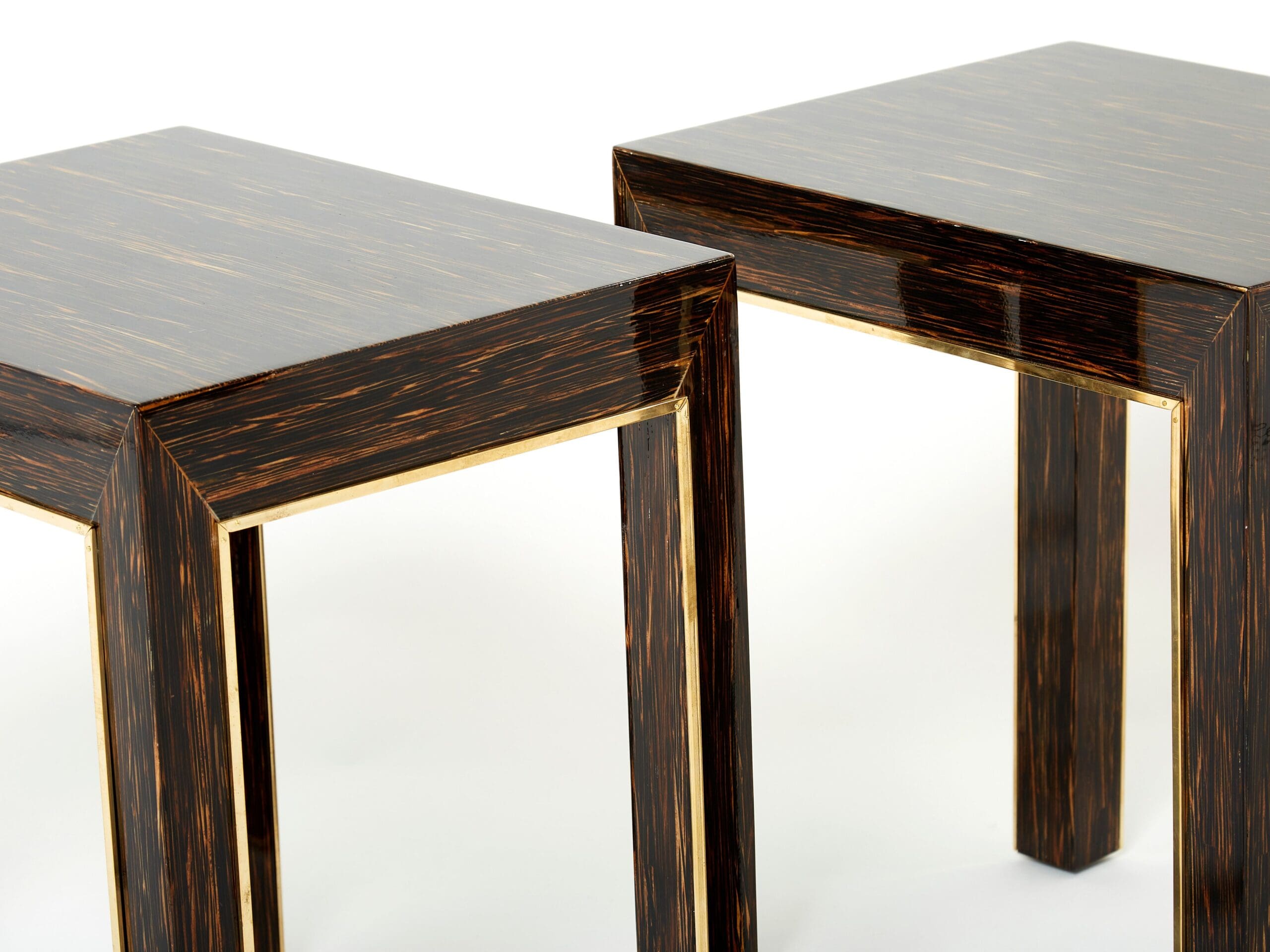 Paire de Tables d’Appoint en Bois de Palmier et Laiton par Romeo Paris, Années 1970