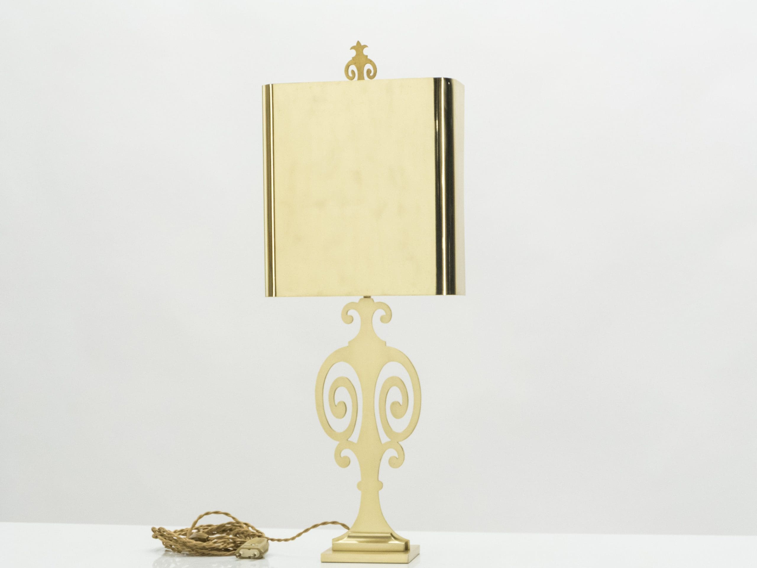 Lampe Néoclassique Maison Charles : Joyau en Laiton des Années 70