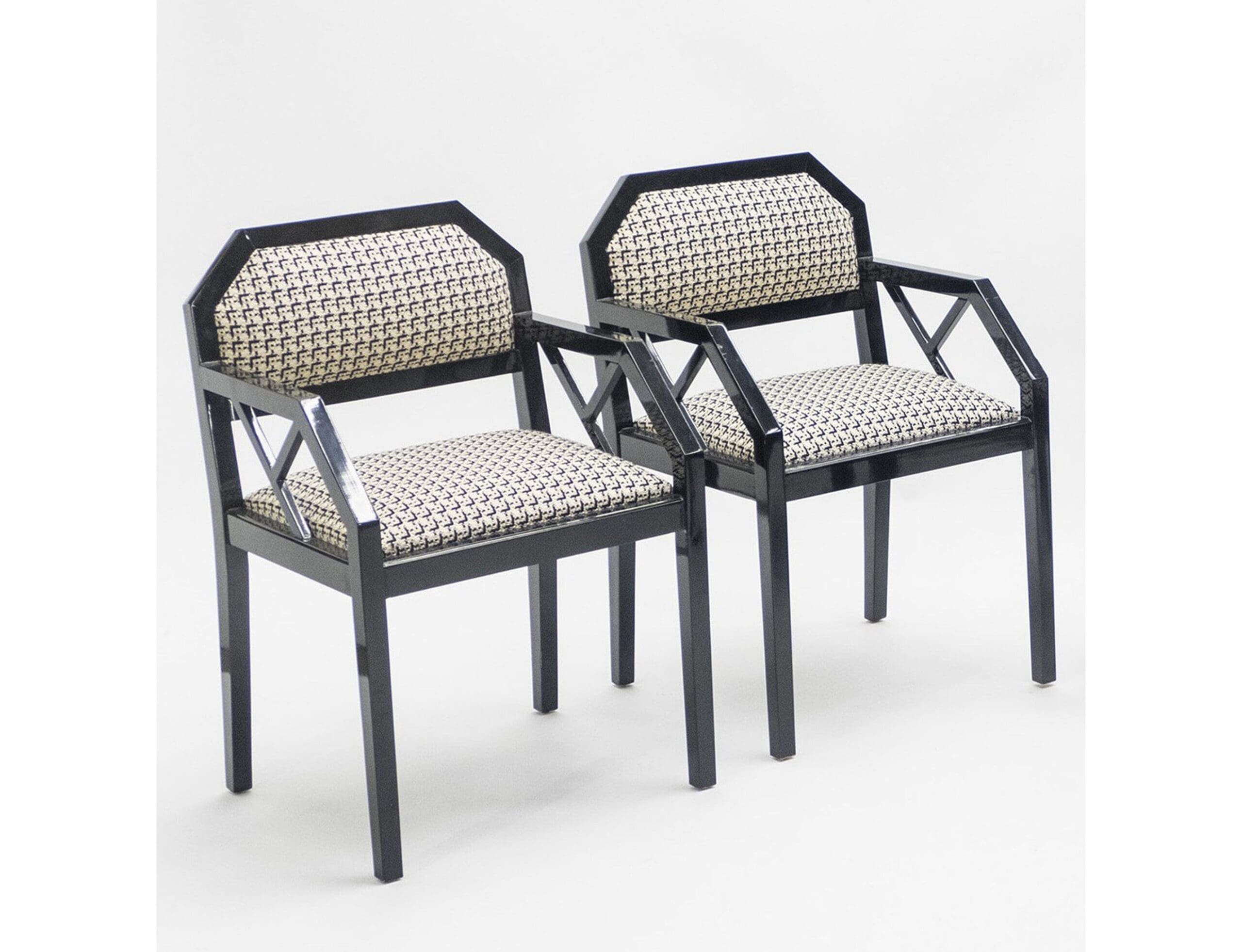 Paire de Fauteuils en Laque Noire par J.C. Mahey, Années 1970
