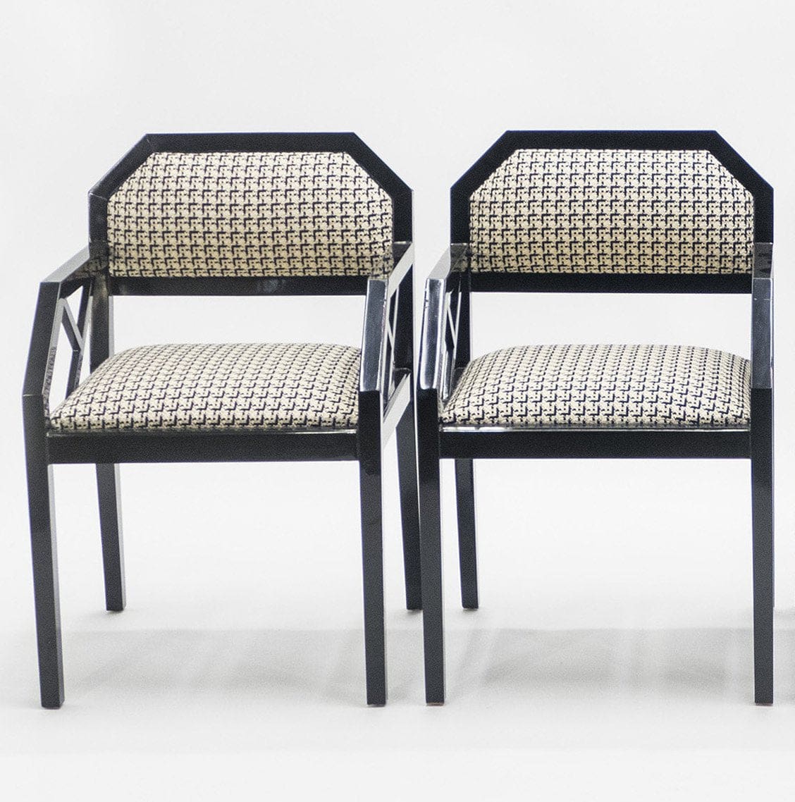 Paire de Fauteuils en Laque Noire par J.C. Mahey, Années 1970