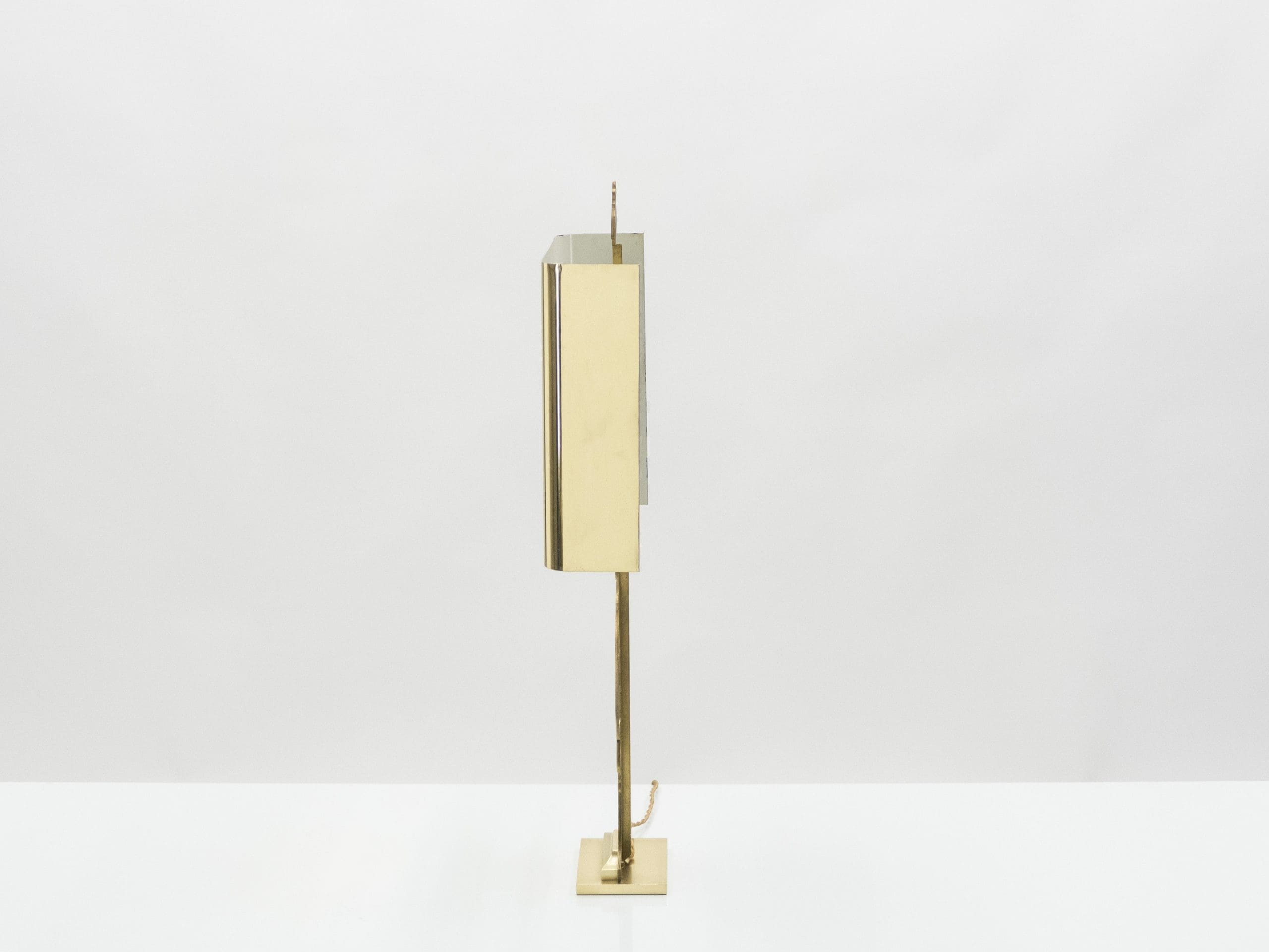 Lampe Néoclassique Maison Charles : Joyau en Laiton des Années 70