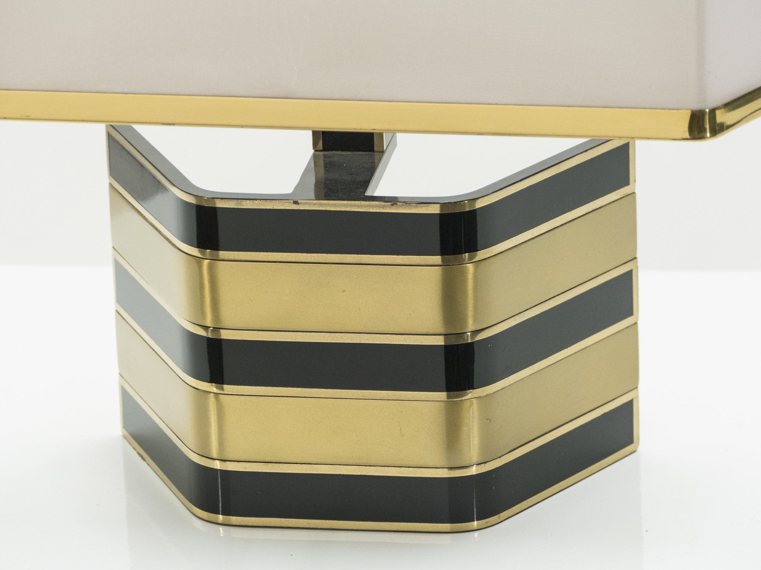 Grande Lampe de Table Italienne en Laiton et Noir par Romeo Rega, Années 1970