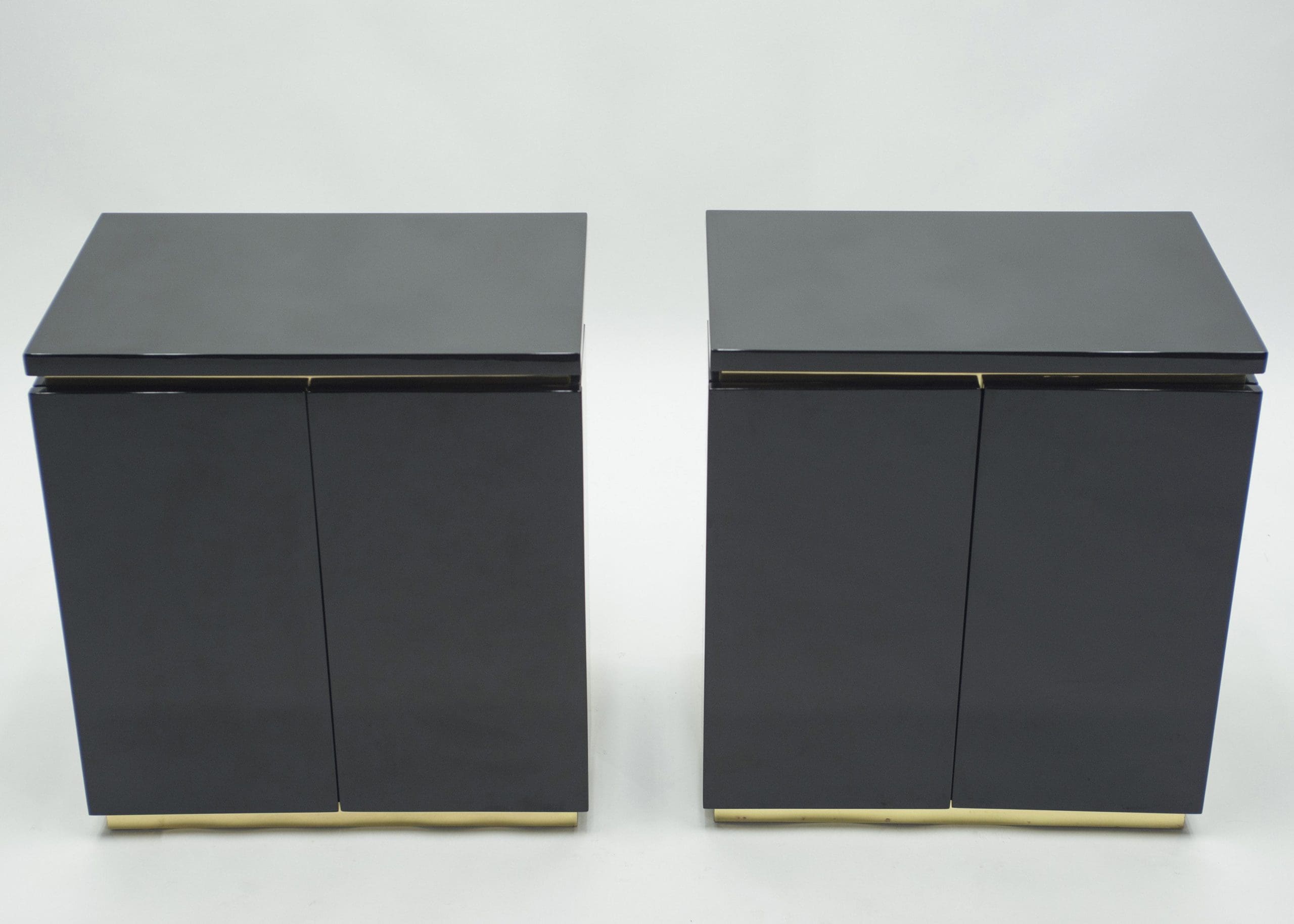 Paire de Petits Cabinets en Laque Noire par J.C. Mahey, Années 1970