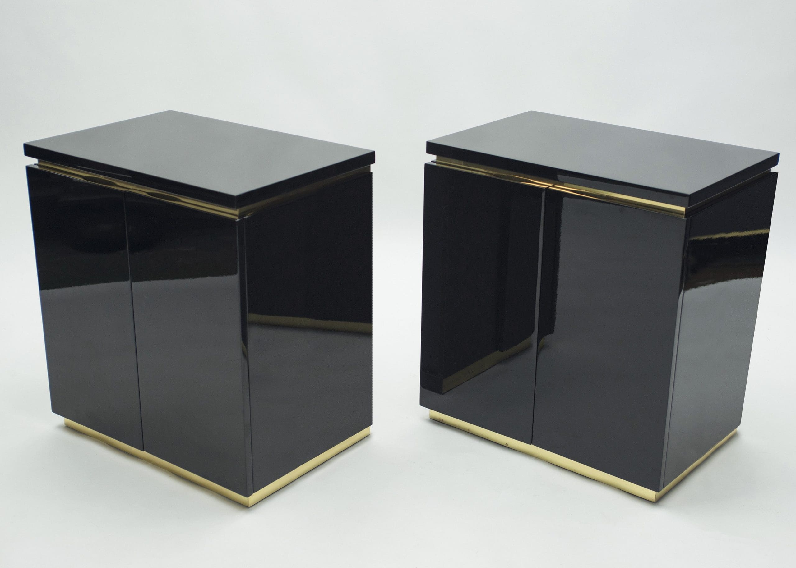 Paire de Petits Cabinets en Laque Noire par J.C. Mahey, Années 1970
