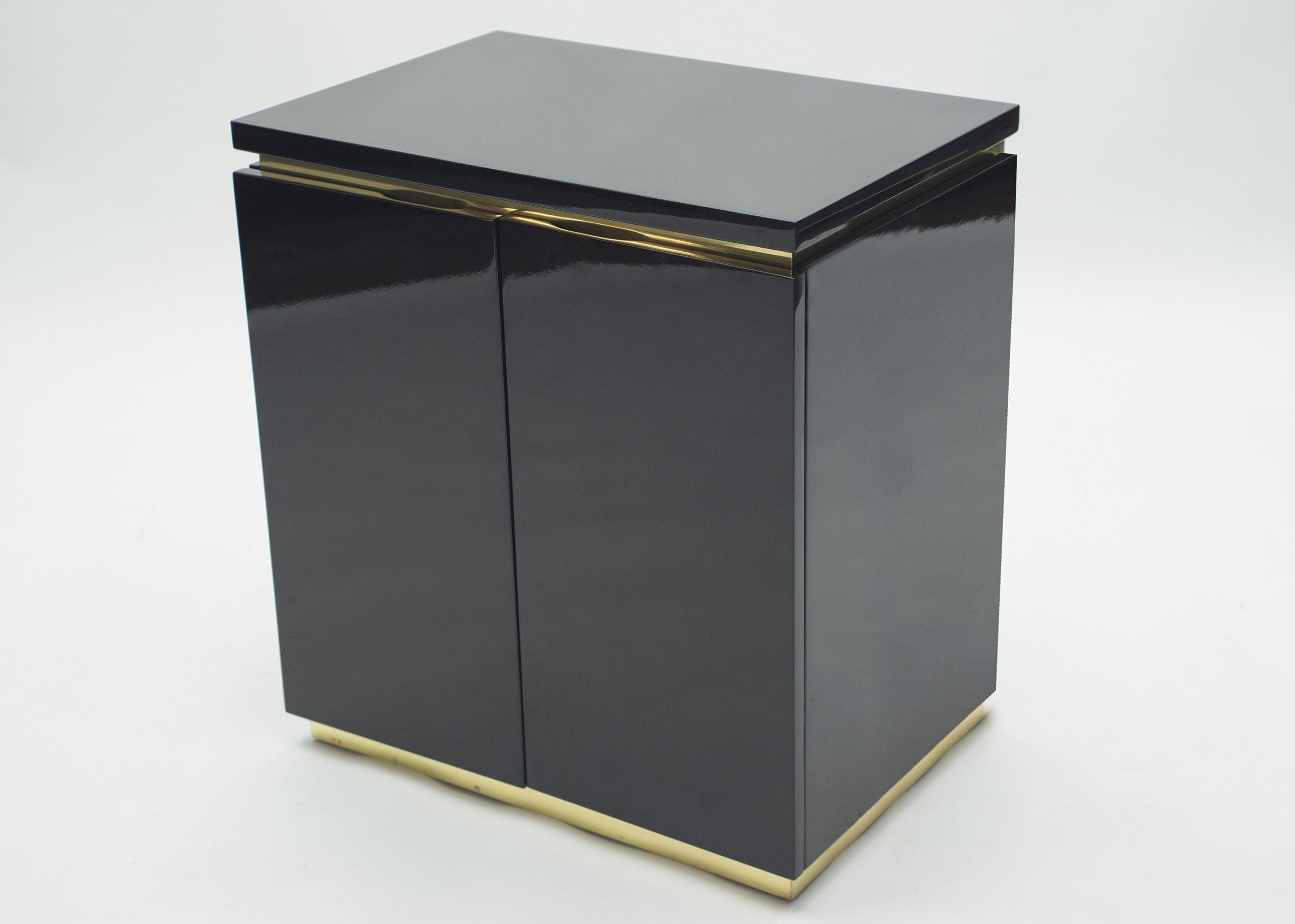 Paire de Petits Cabinets en Laque Noire par J.C. Mahey, Années 1970