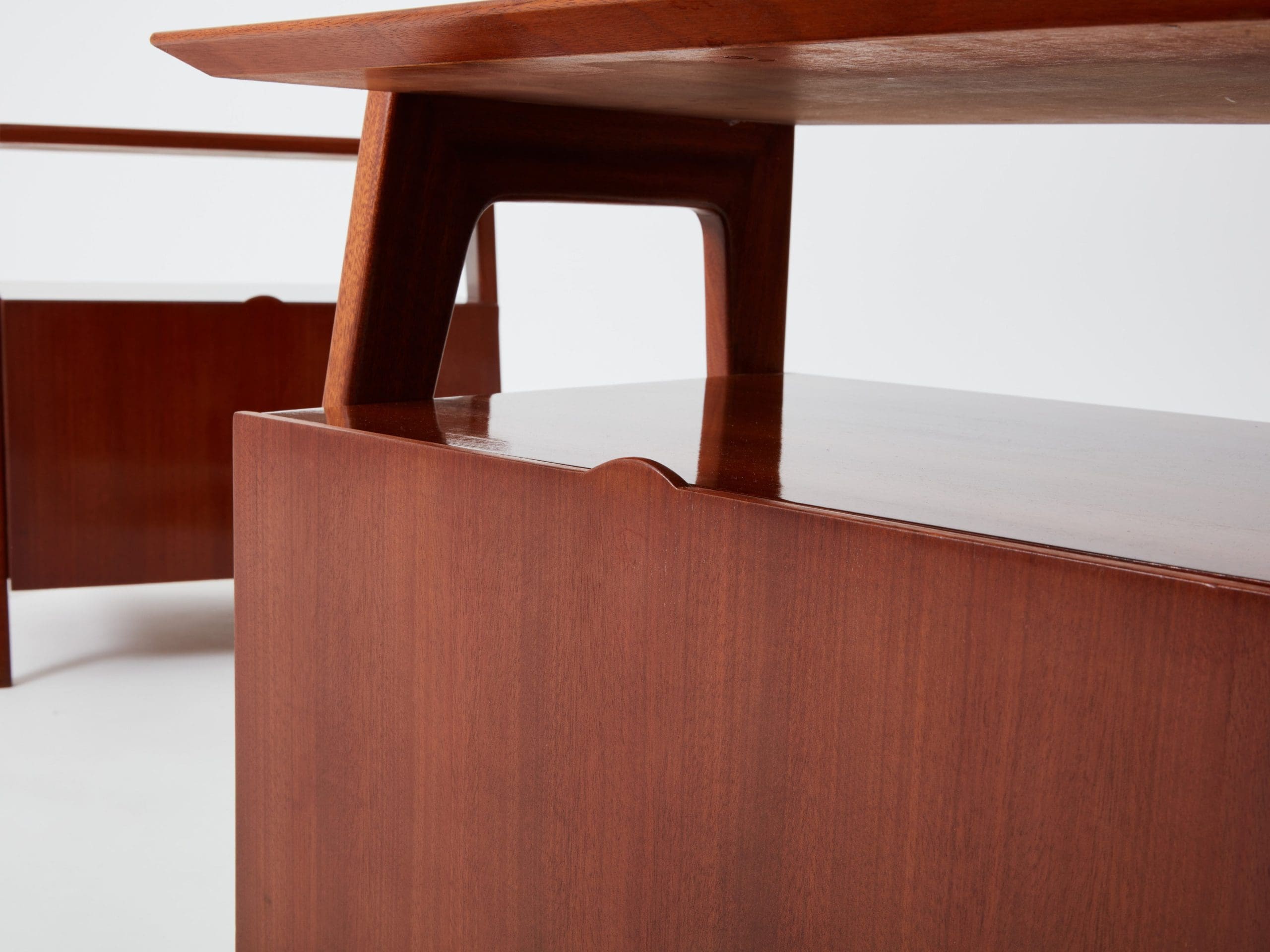 Paire de Tables de Nuit en Acajou par Silvio Cavatorta, Années 1950