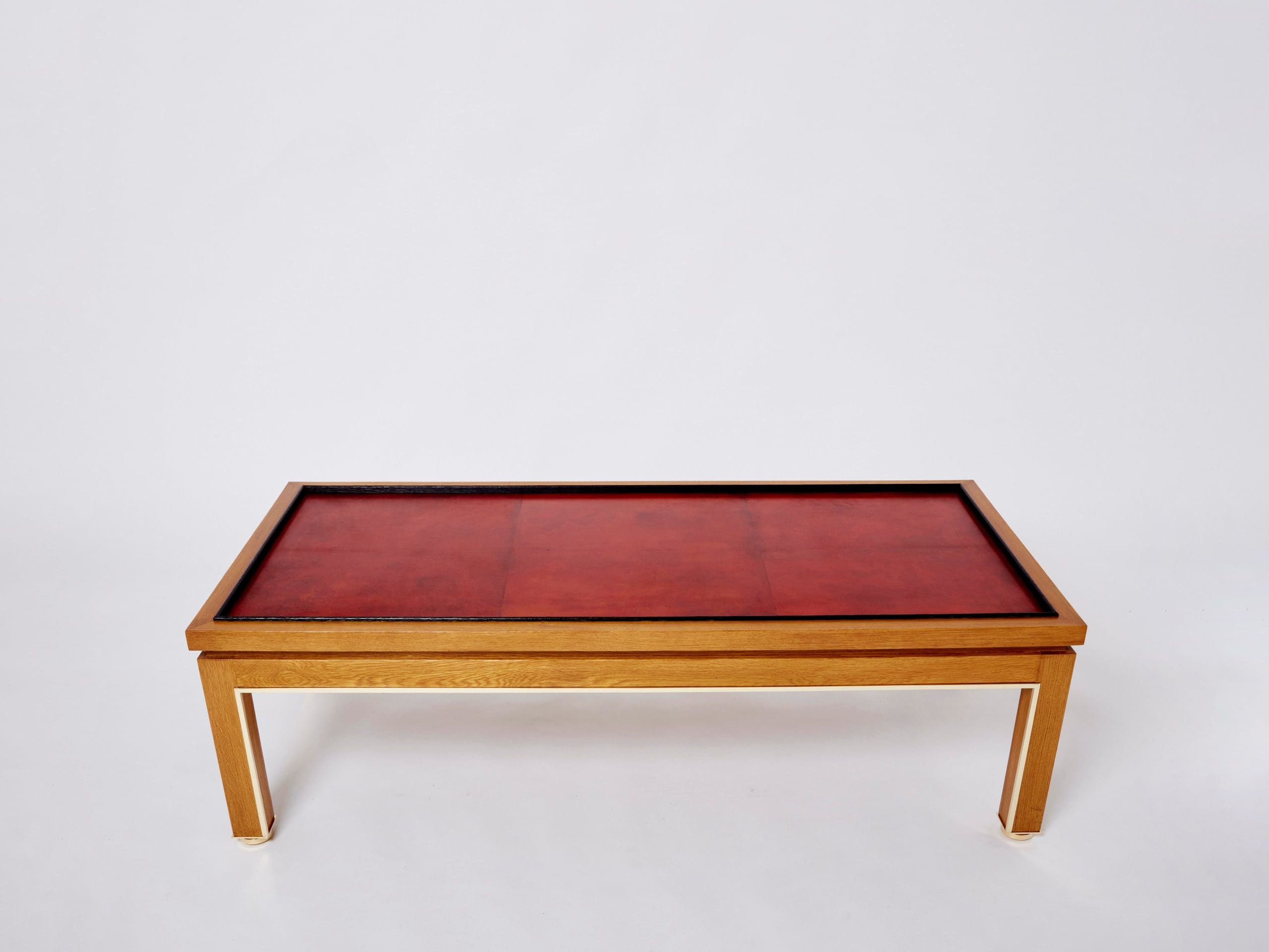 Table basse en chêne, laiton et cuir Hermès par Alberto Pinto