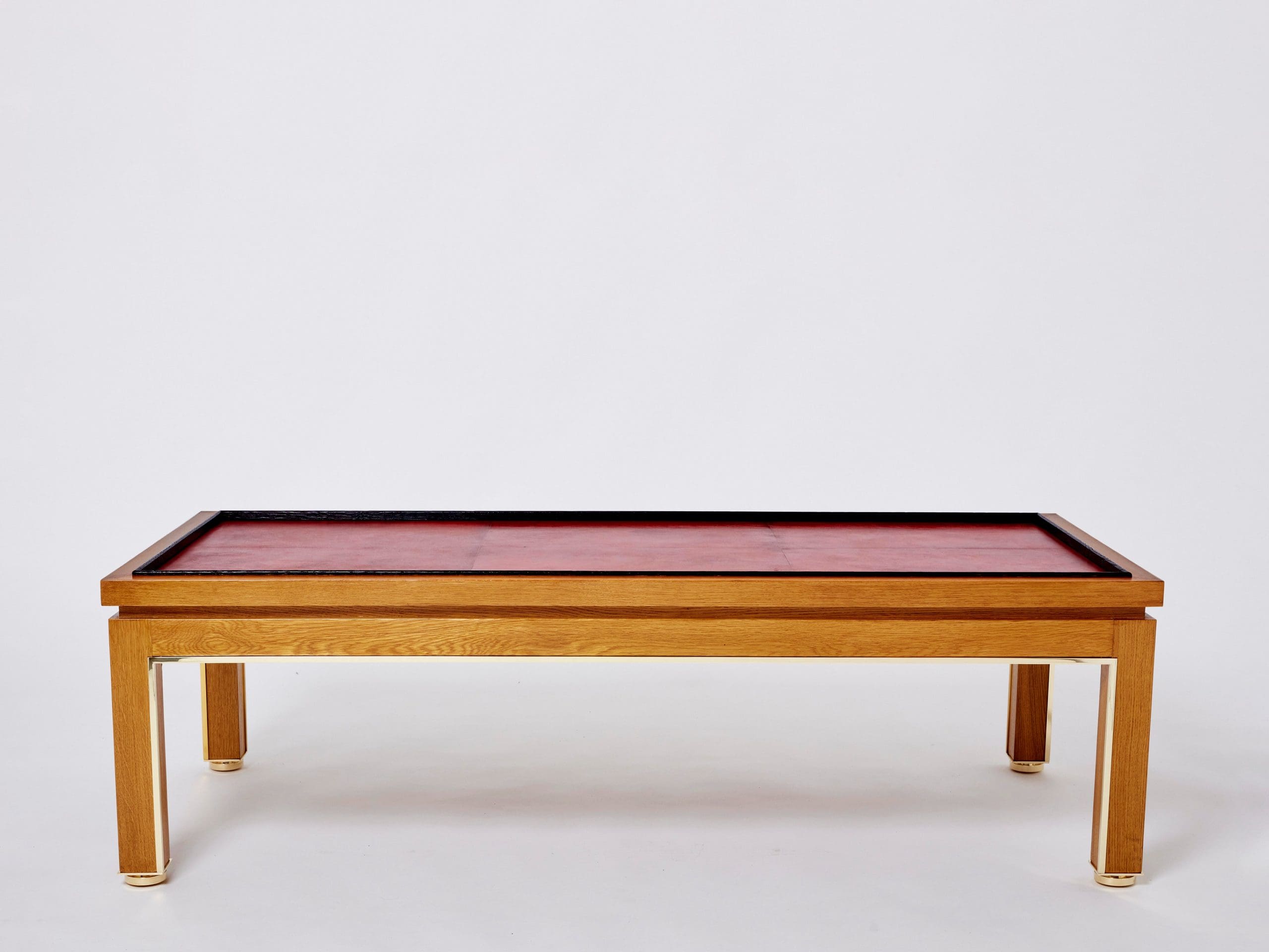 Table basse en chêne, laiton et cuir Hermès par Alberto Pinto