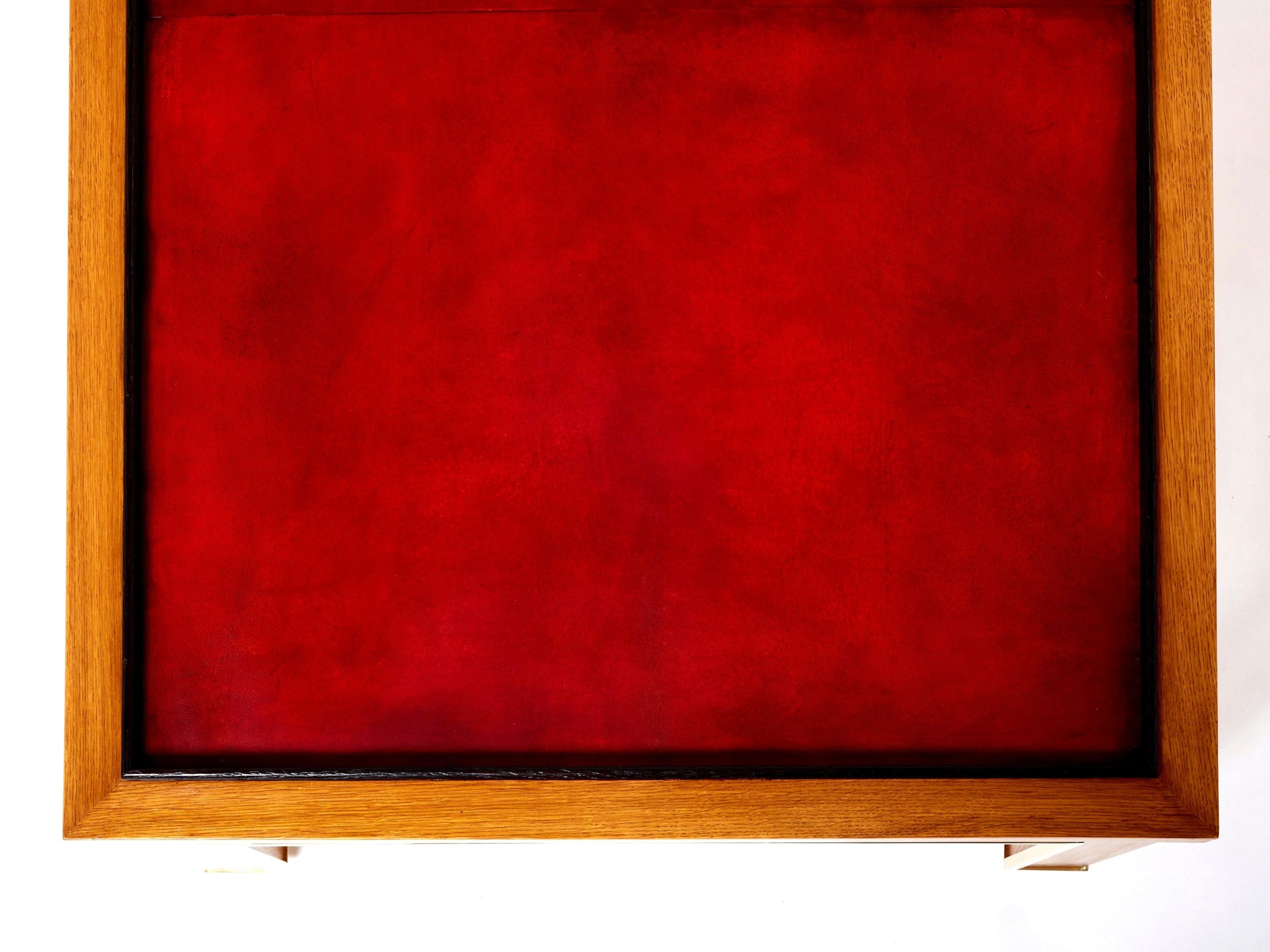 Table basse en chêne, laiton et cuir Hermès par Alberto Pinto