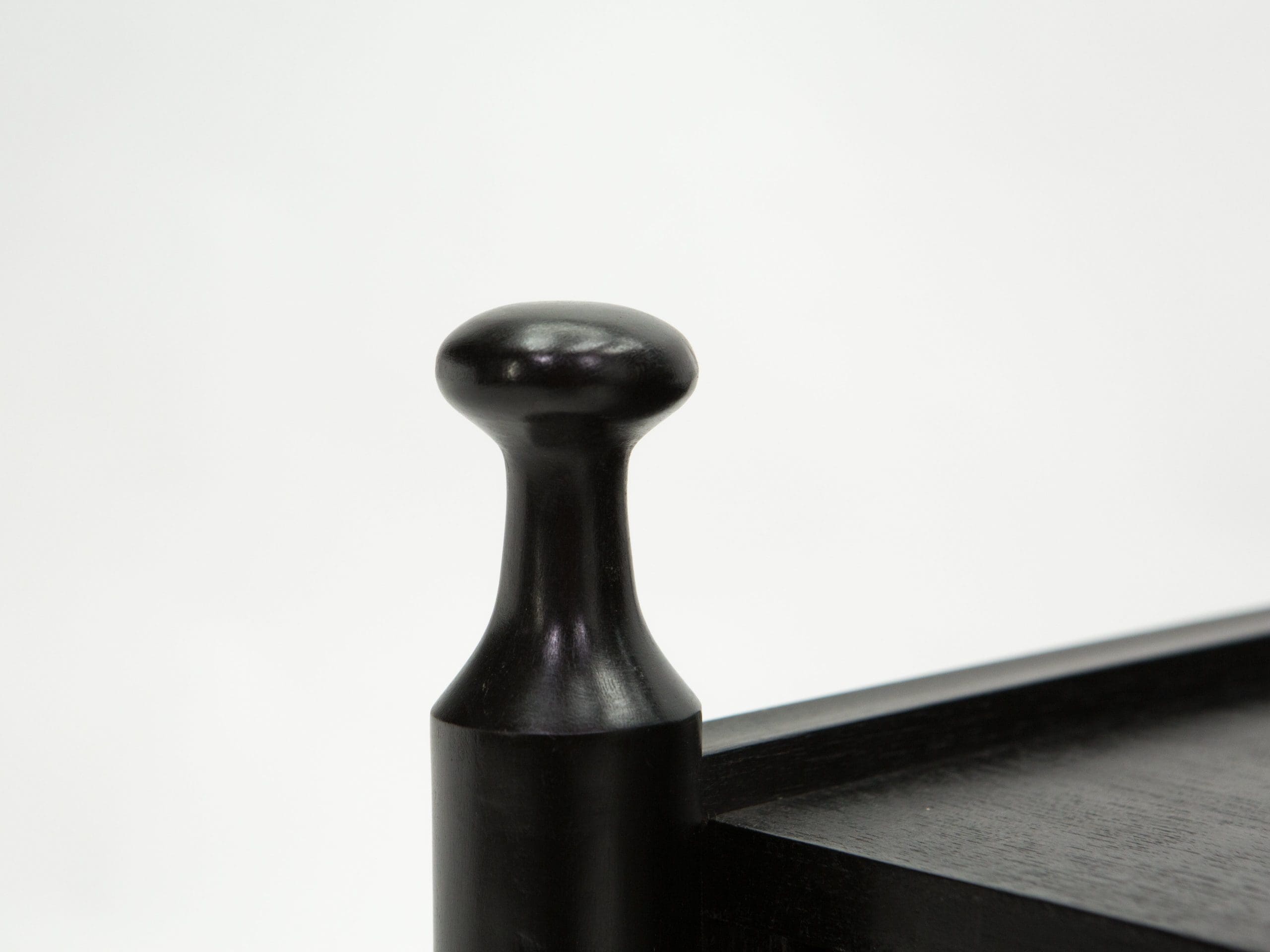 Paire de Tables de Nuit Françaises en Chêne Teinté Noir et Laiton, Années 1970