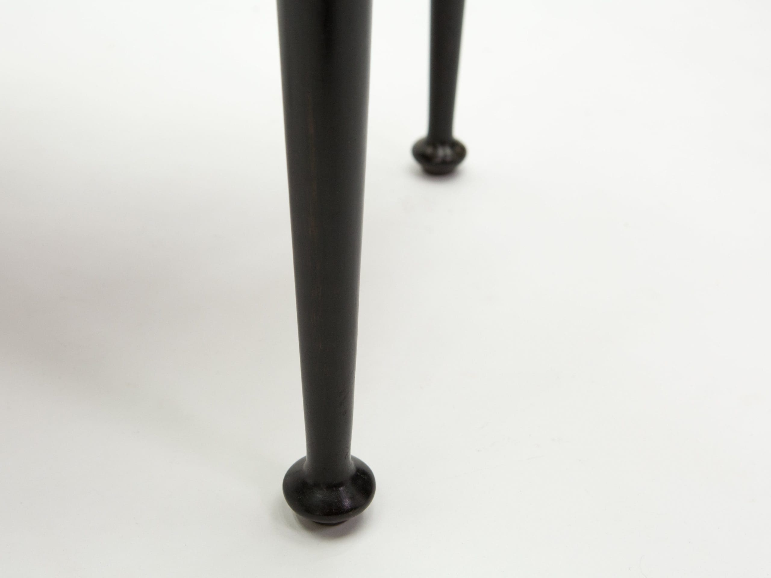 Paire de Tables de Nuit Françaises en Chêne Teinté Noir et Laiton, Années 1970