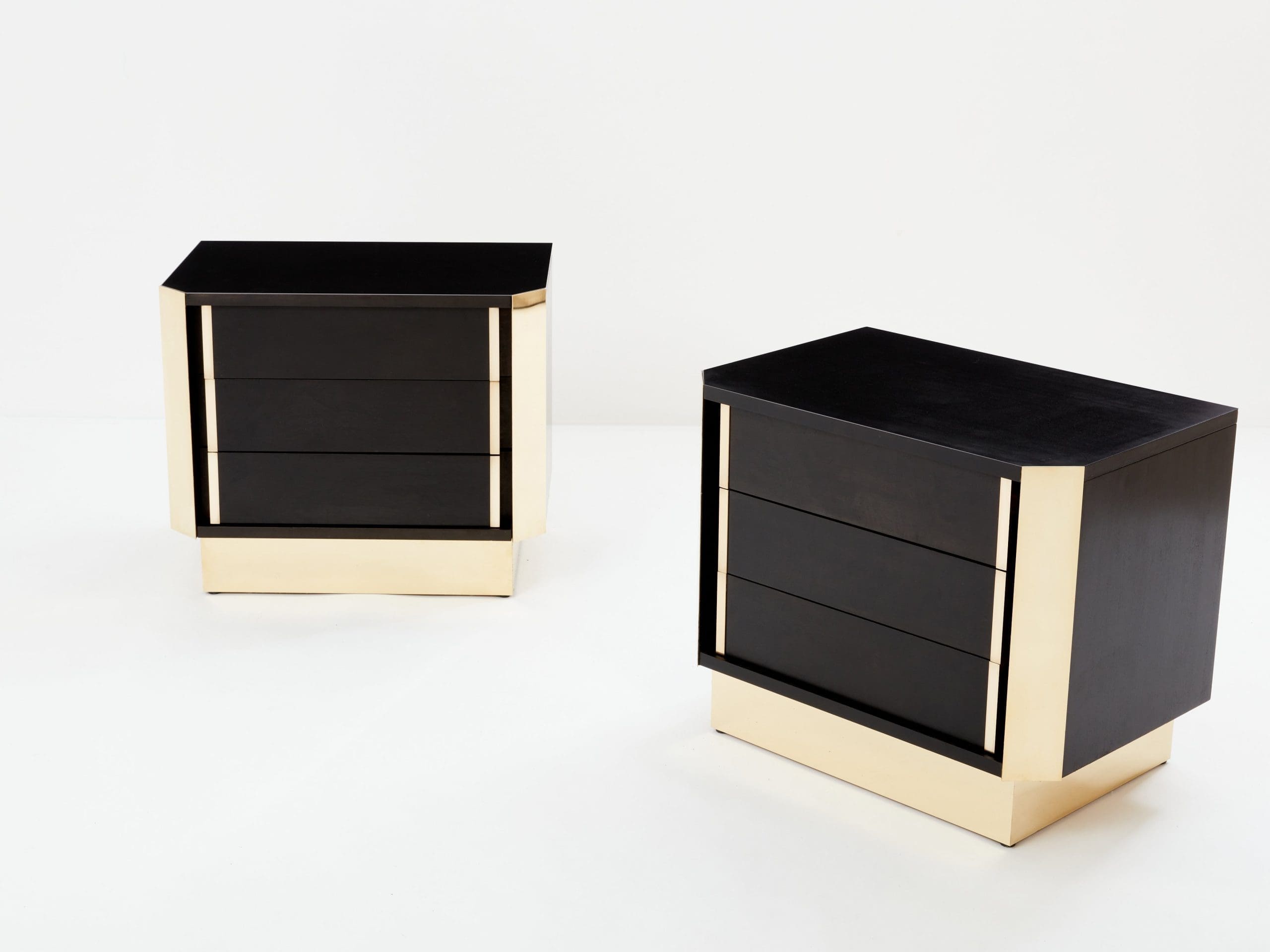 Paire de Tables de Chevet Italiennes en Chêne Ébonisé et Laiton, 1970s