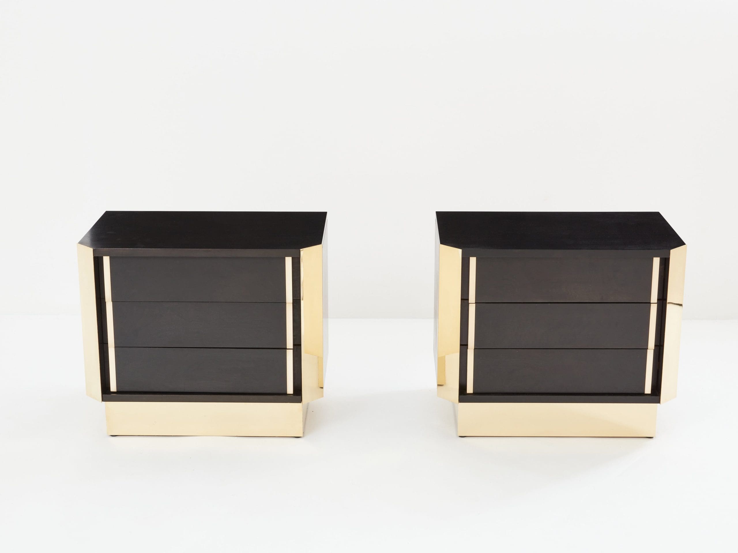 Paire de Tables de Chevet Italiennes en Chêne Ébonisé et Laiton, 1970s