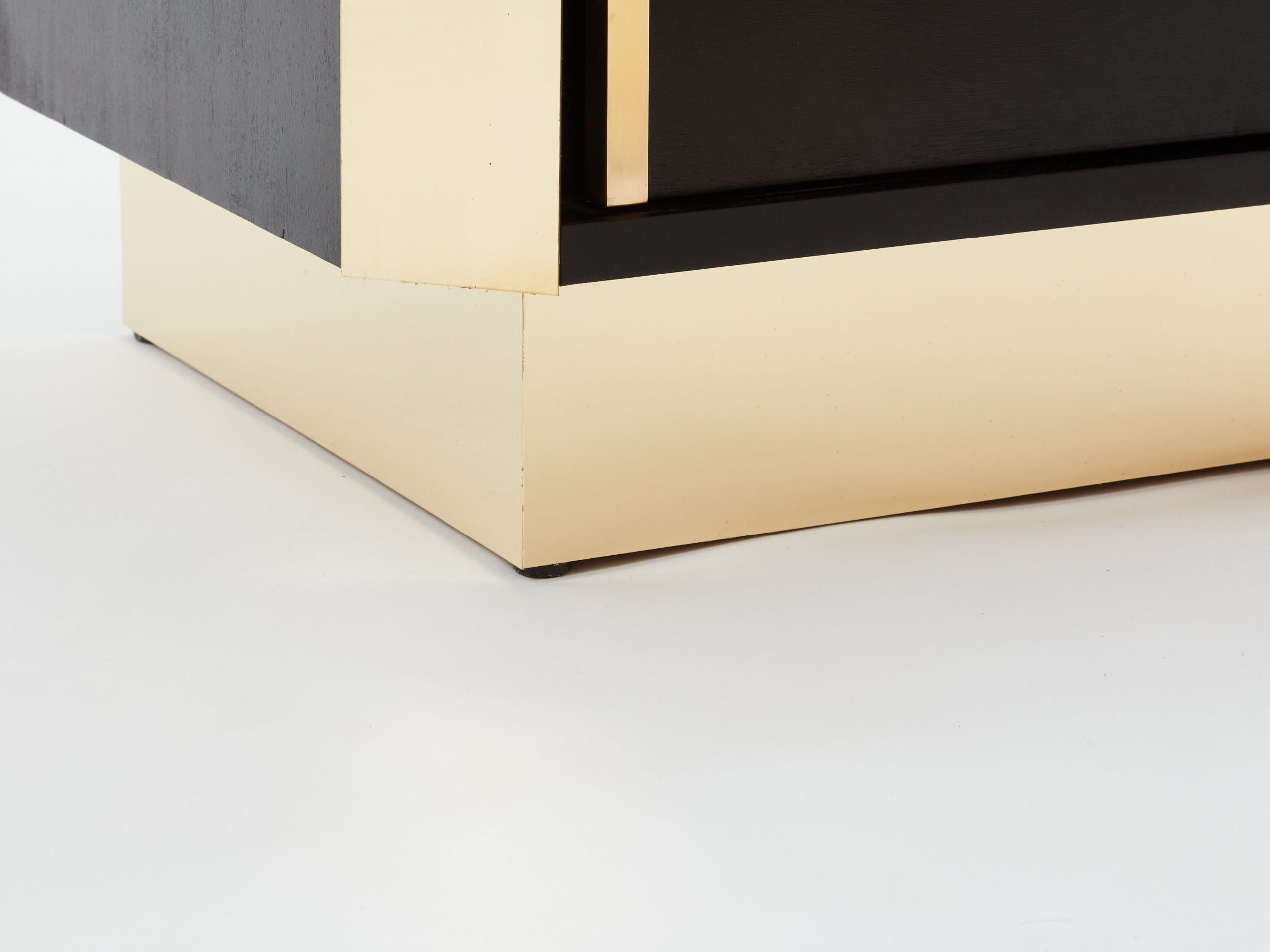 Paire de Tables de Chevet Italiennes en Chêne Ébonisé et Laiton, 1970s