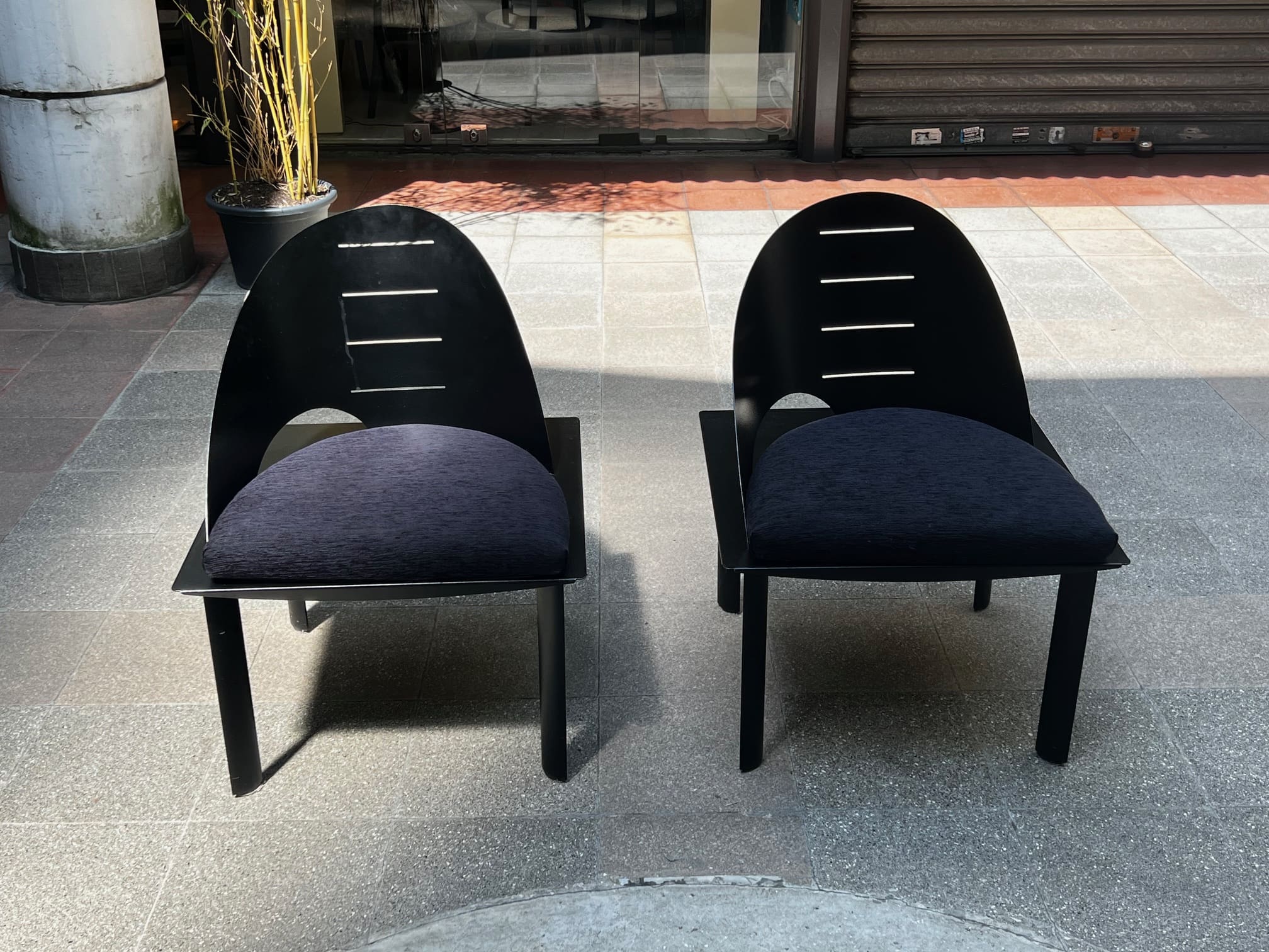 Paire de Chaises en Métal Laqué Noir par Patrice Bonneau