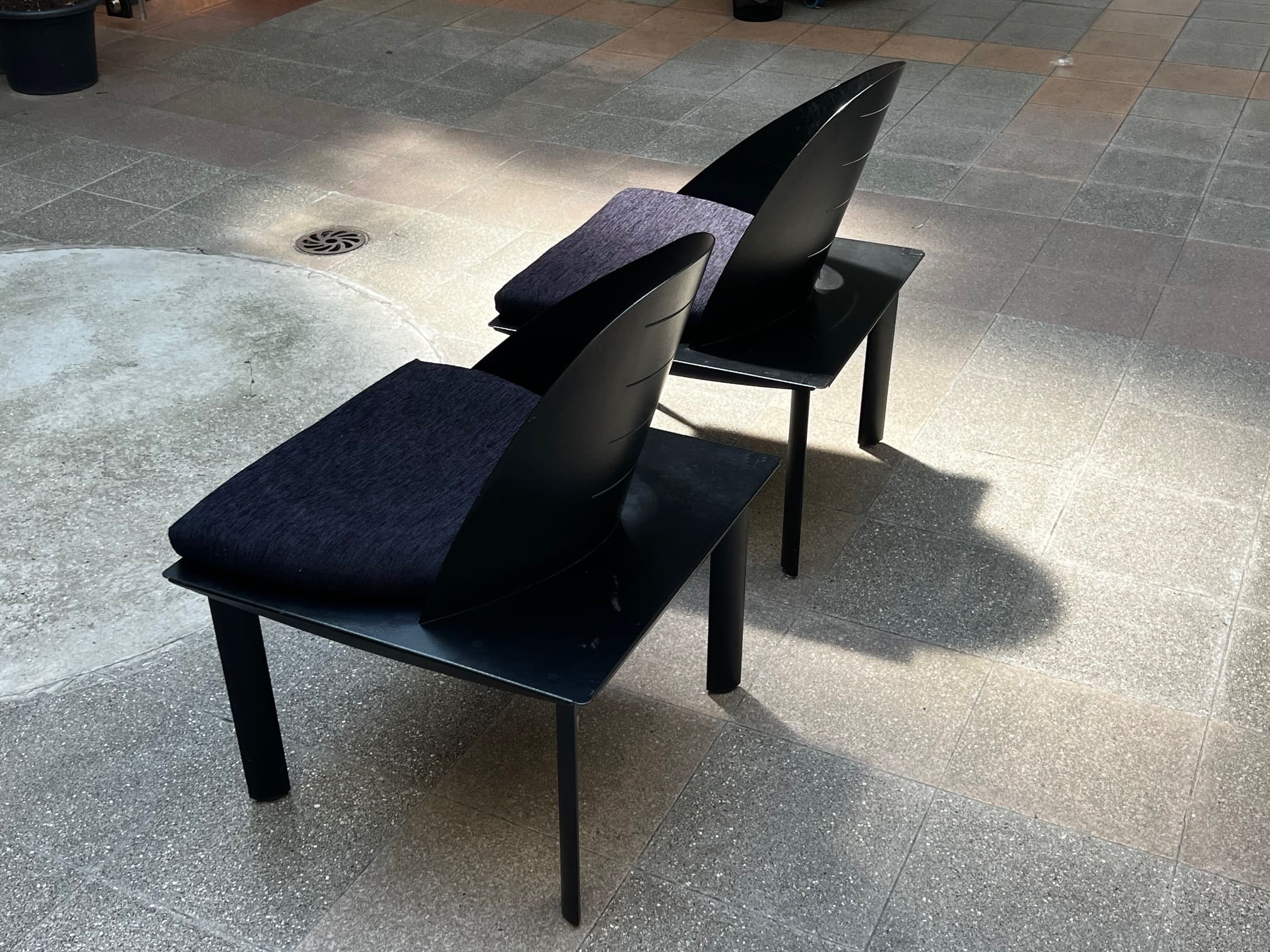 Paire de Chaises en Métal Laqué Noir par Patrice Bonneau