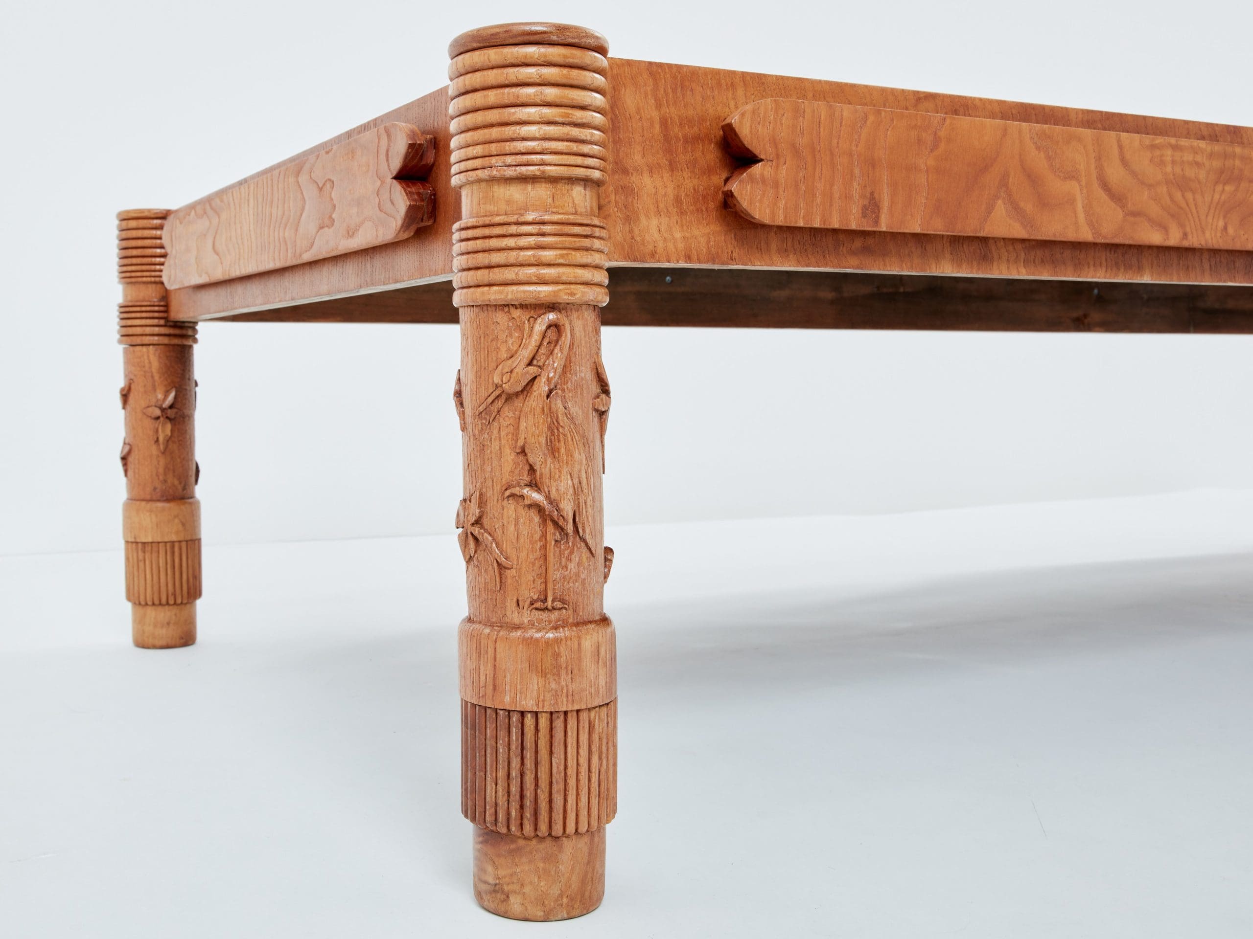 Table Basse Monumentale en Frêne Sculpté par Pier Luigi Colli, Années 1950
