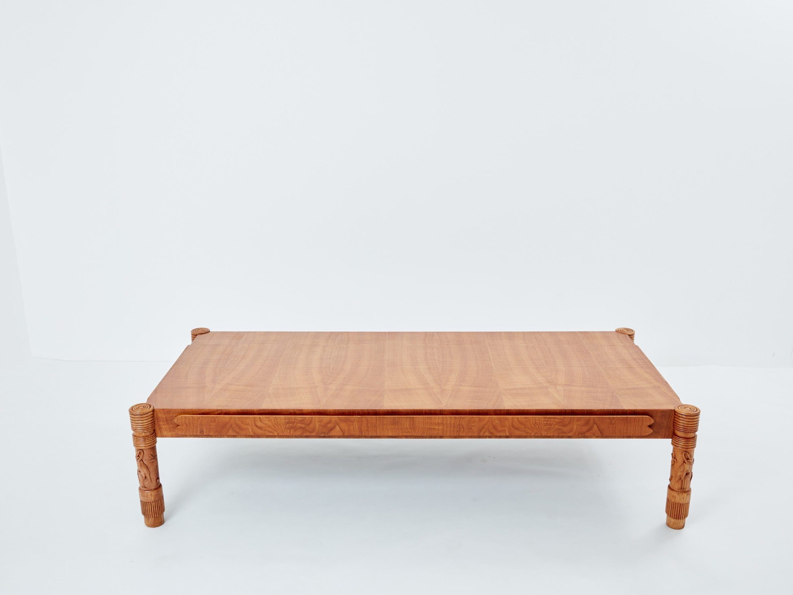 Table Basse Monumentale en Frêne Sculpté par Pier Luigi Colli, Années 1950