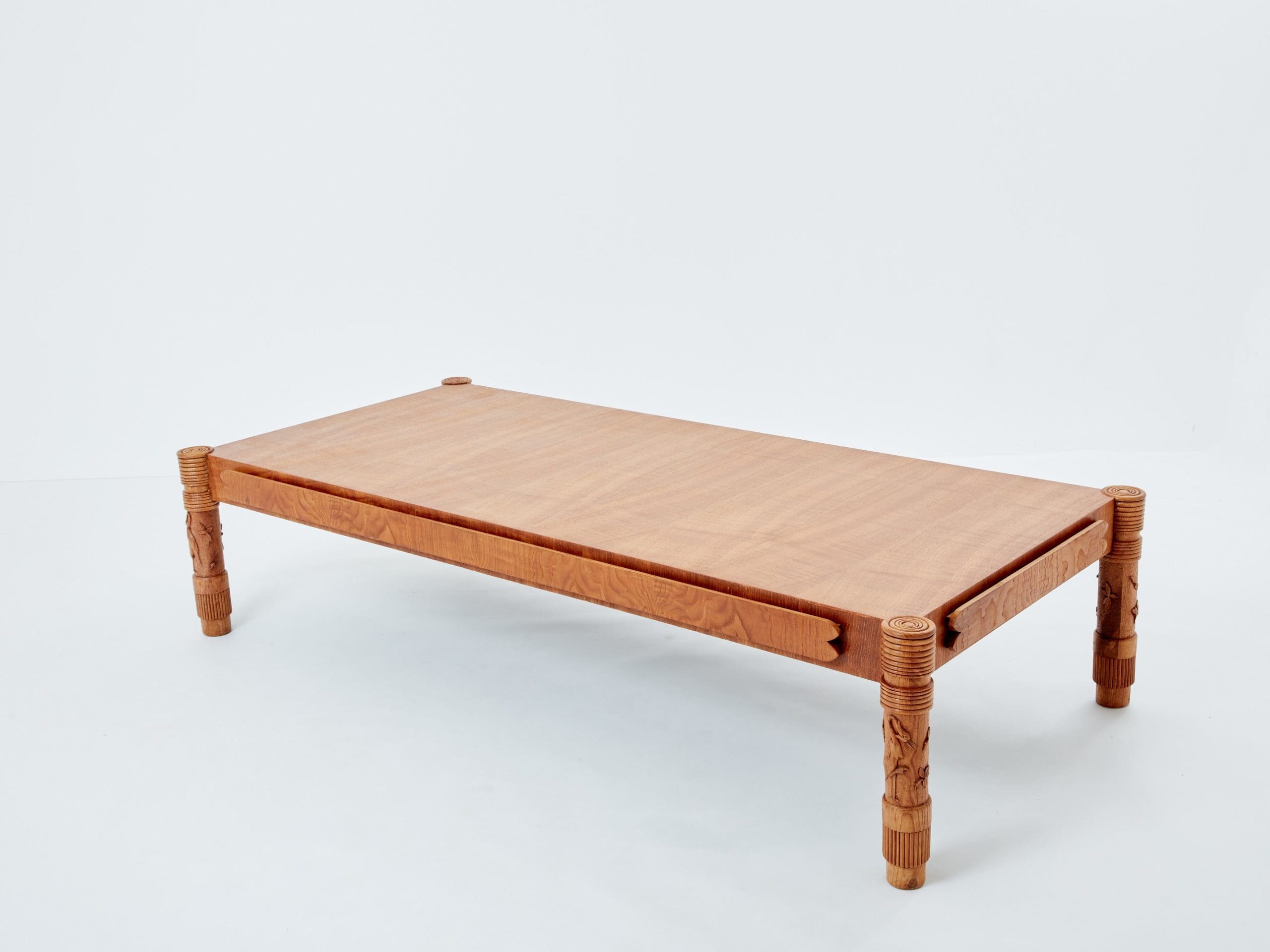 Table Basse Monumentale en Frêne Sculpté par Pier Luigi Colli, Années 1950
