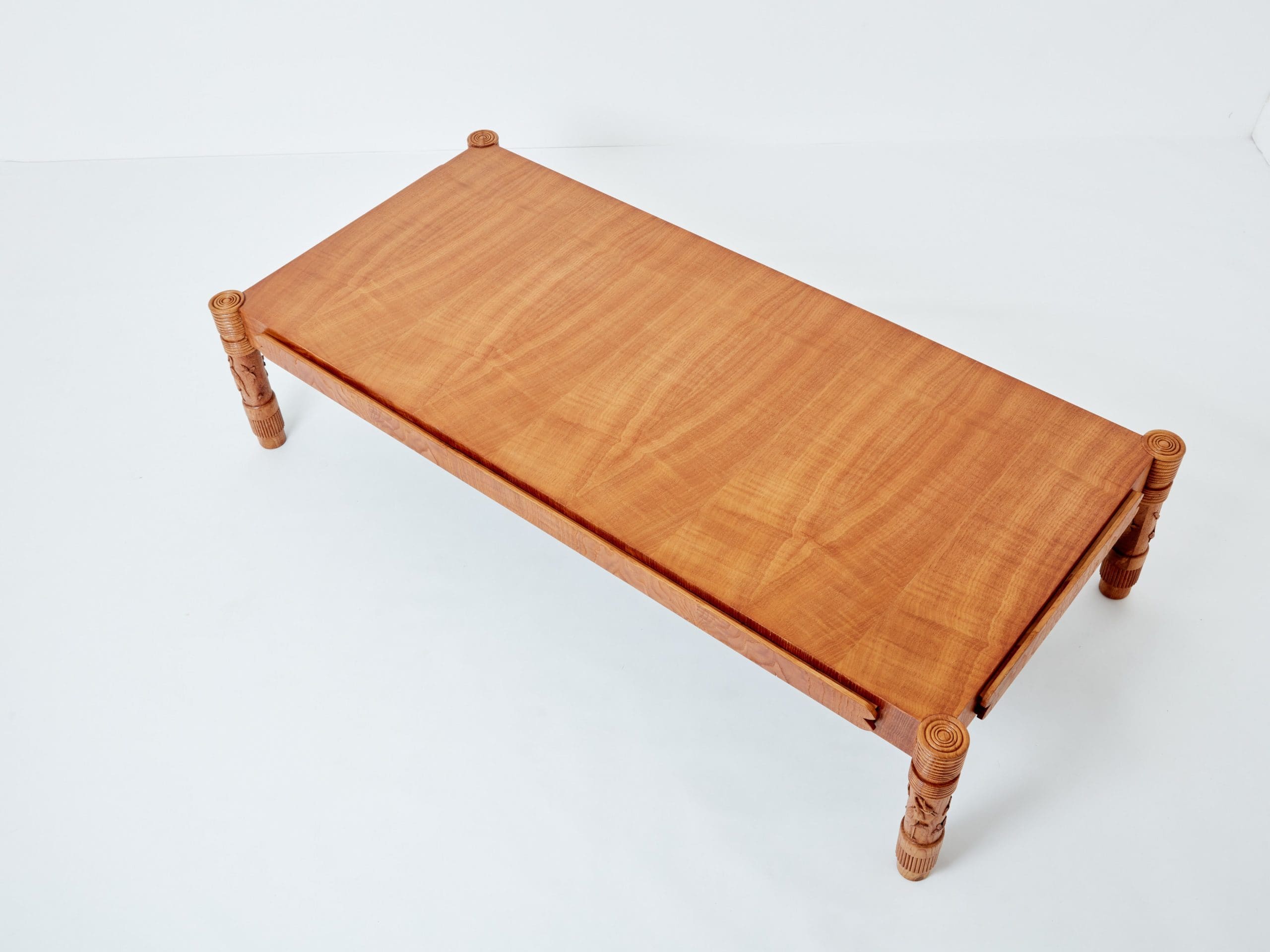Table Basse Monumentale en Frêne Sculpté par Pier Luigi Colli, Années 1950