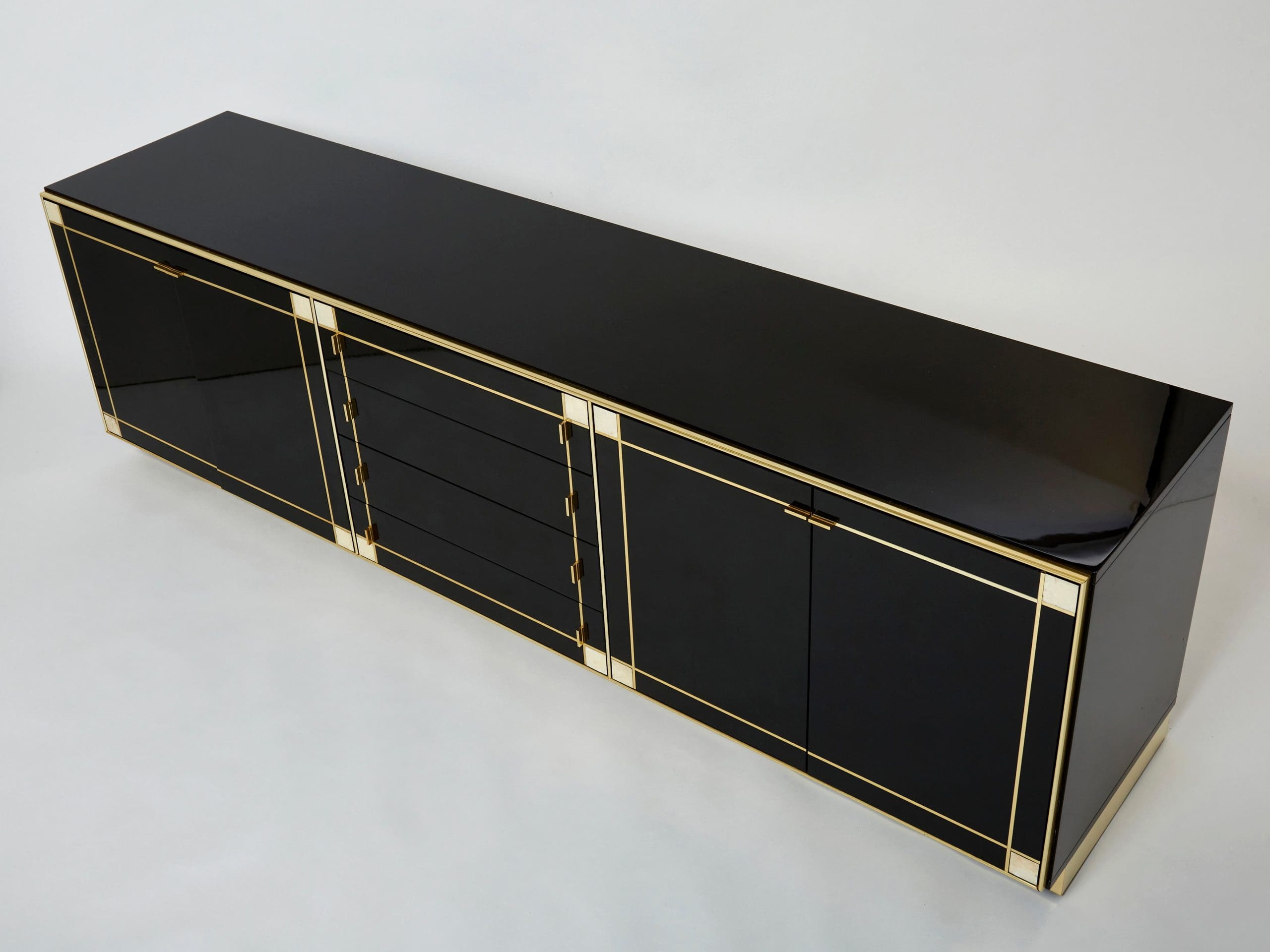 Sideboard Pierre Cardin en Laiton et Laque Noire avec Incrustations en Nacre, Années 1980