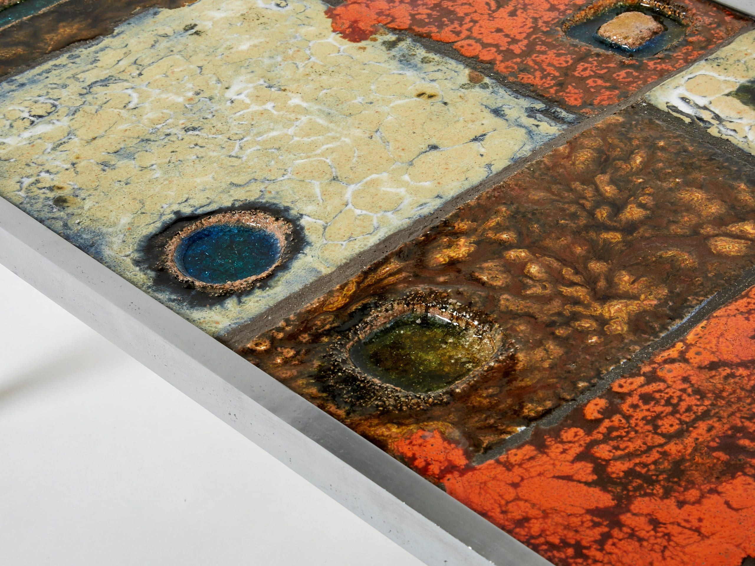Table Basse des Frères Cloutier : Une Fusion d’Art et de Design des Années 50