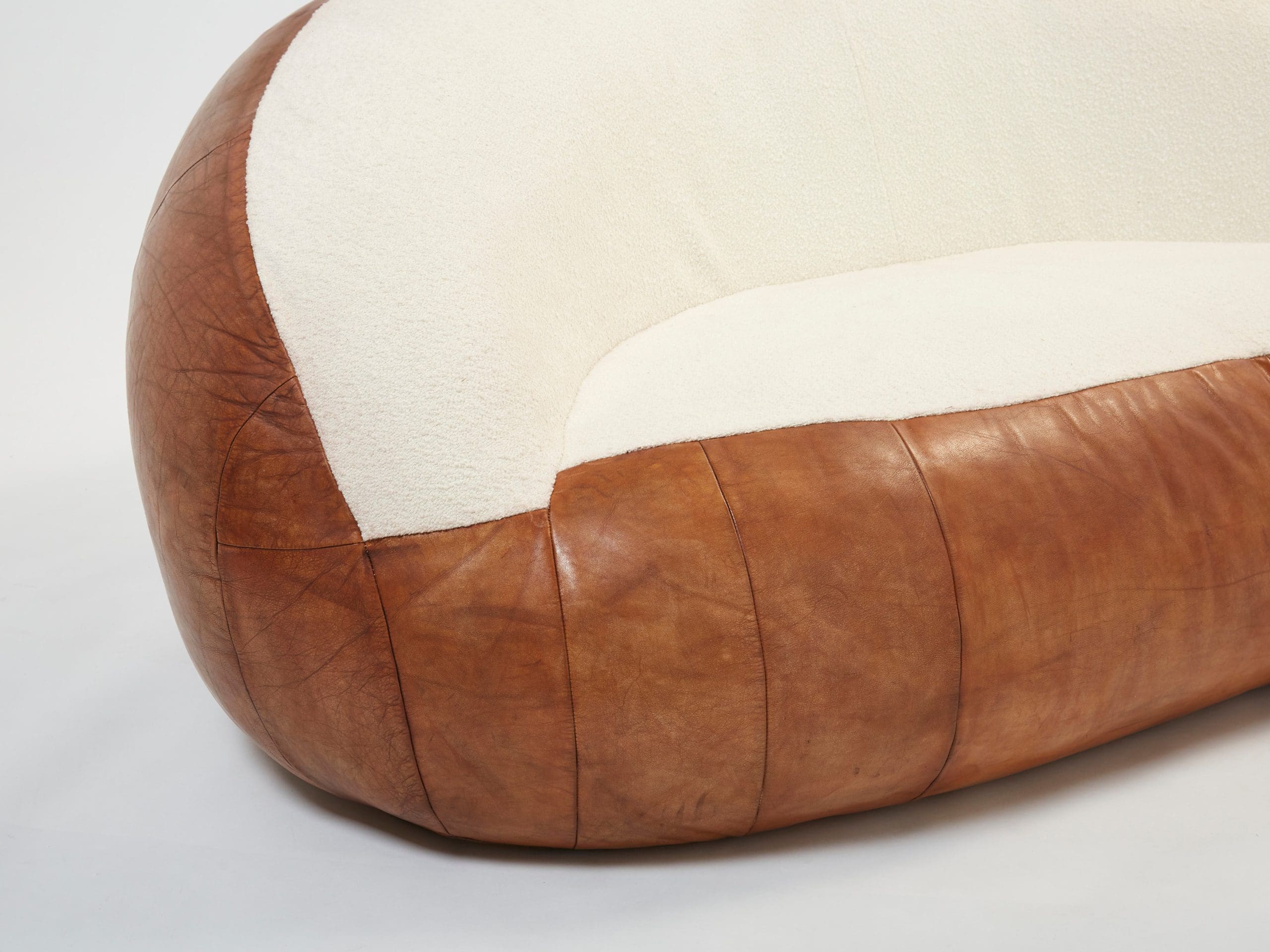 Ensemble de Deux Canapés Croissant par Raphaël Raffel, Cuir et Bouclé, Années 1970