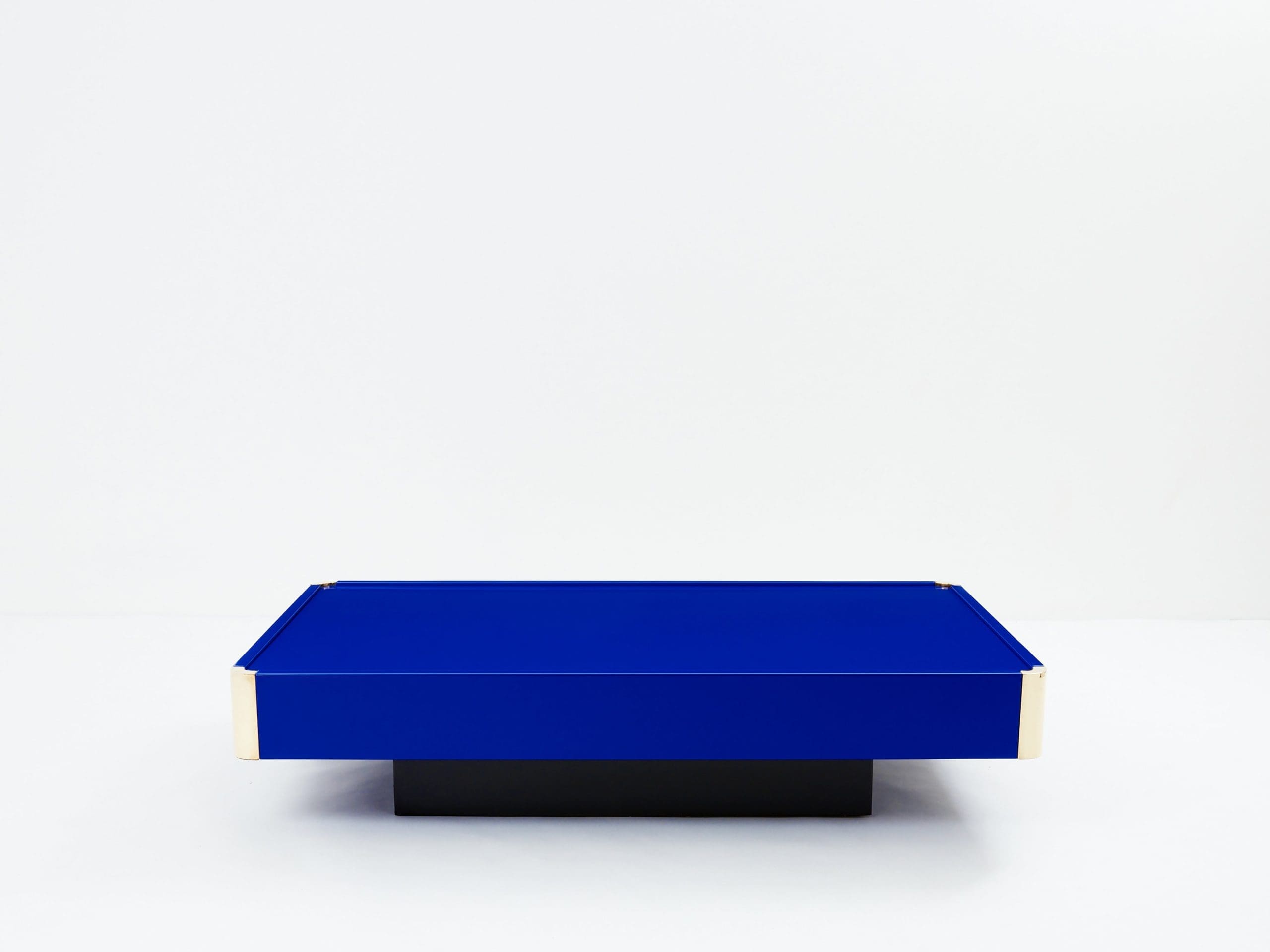 Table Basse en Laque Bleue Majorelle et Laiton par Willy Rizzo, Années 1970