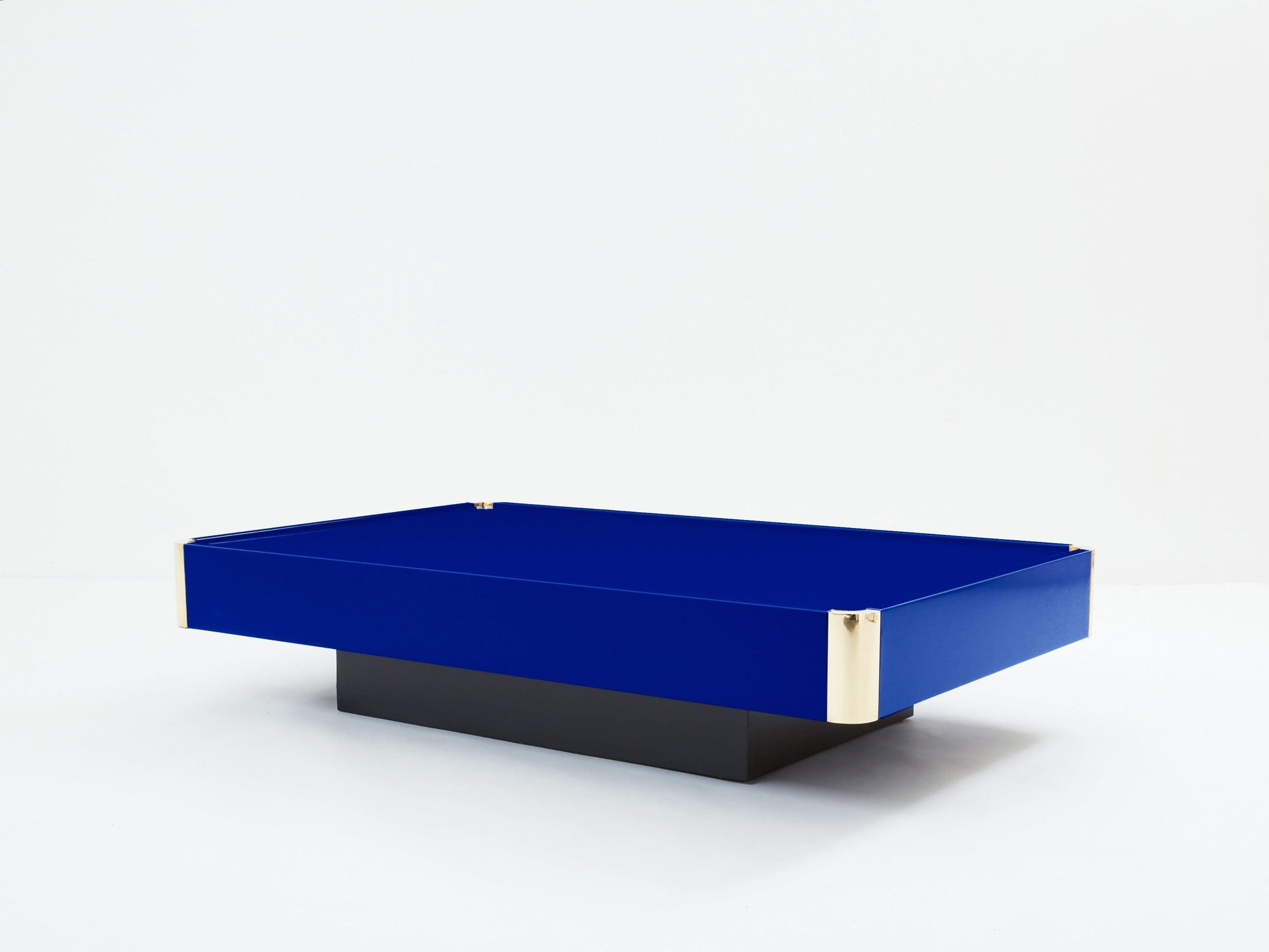Table Basse en Laque Bleue Majorelle et Laiton par Willy Rizzo, Années 1970