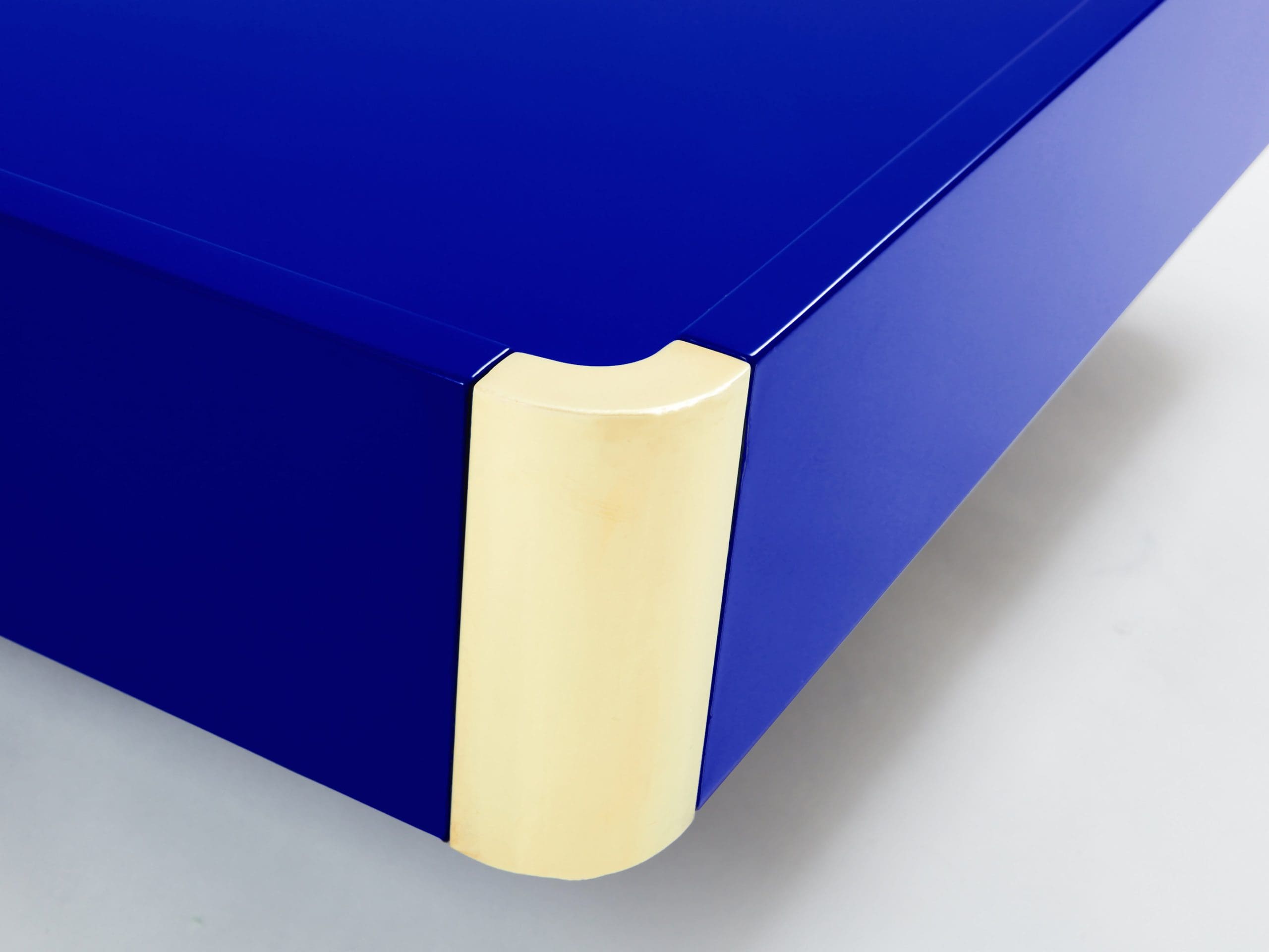 Table Basse en Laque Bleue Majorelle et Laiton par Willy Rizzo, Années 1970