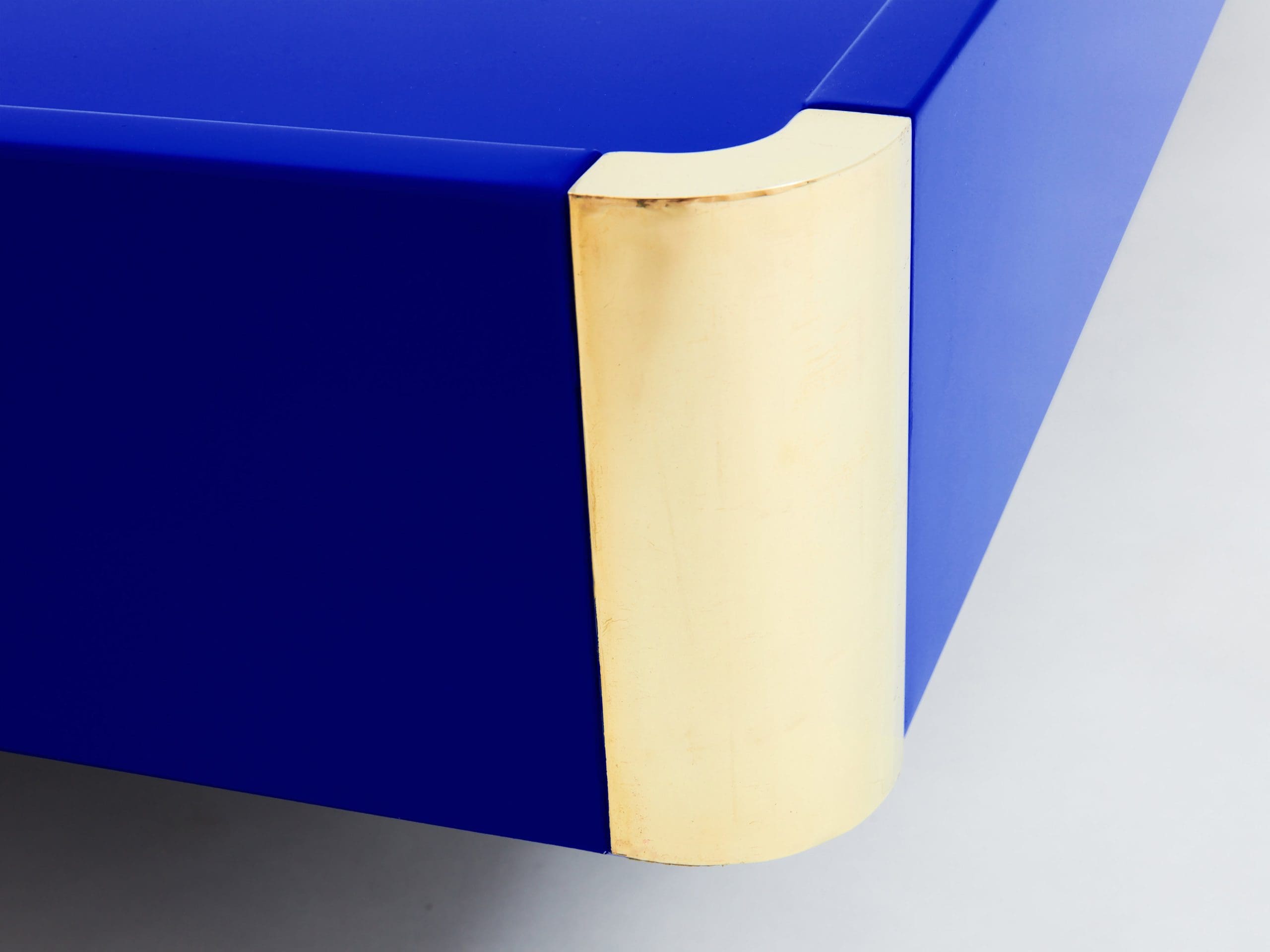 Table Basse en Laque Bleue Majorelle et Laiton par Willy Rizzo, Années 1970