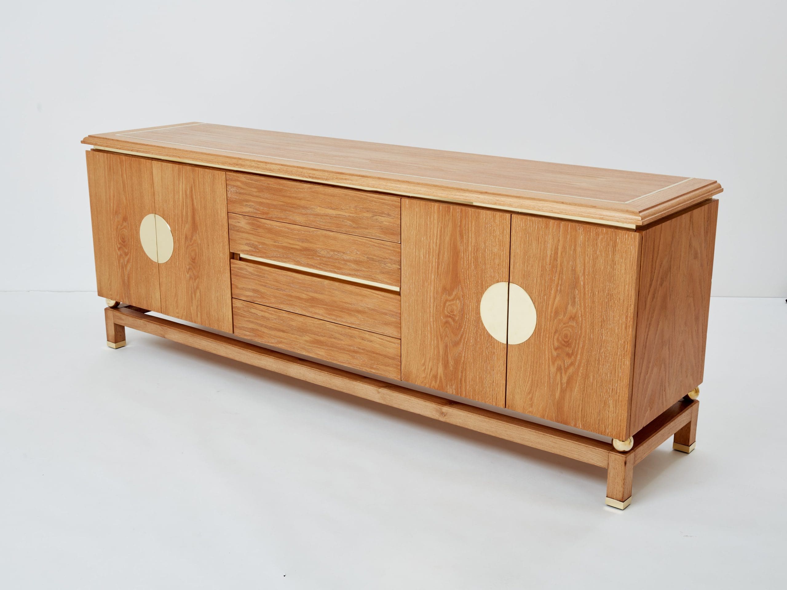 Buffet en Chêne Cérusé et Laiton par Tommaso Barbi, Années 1970