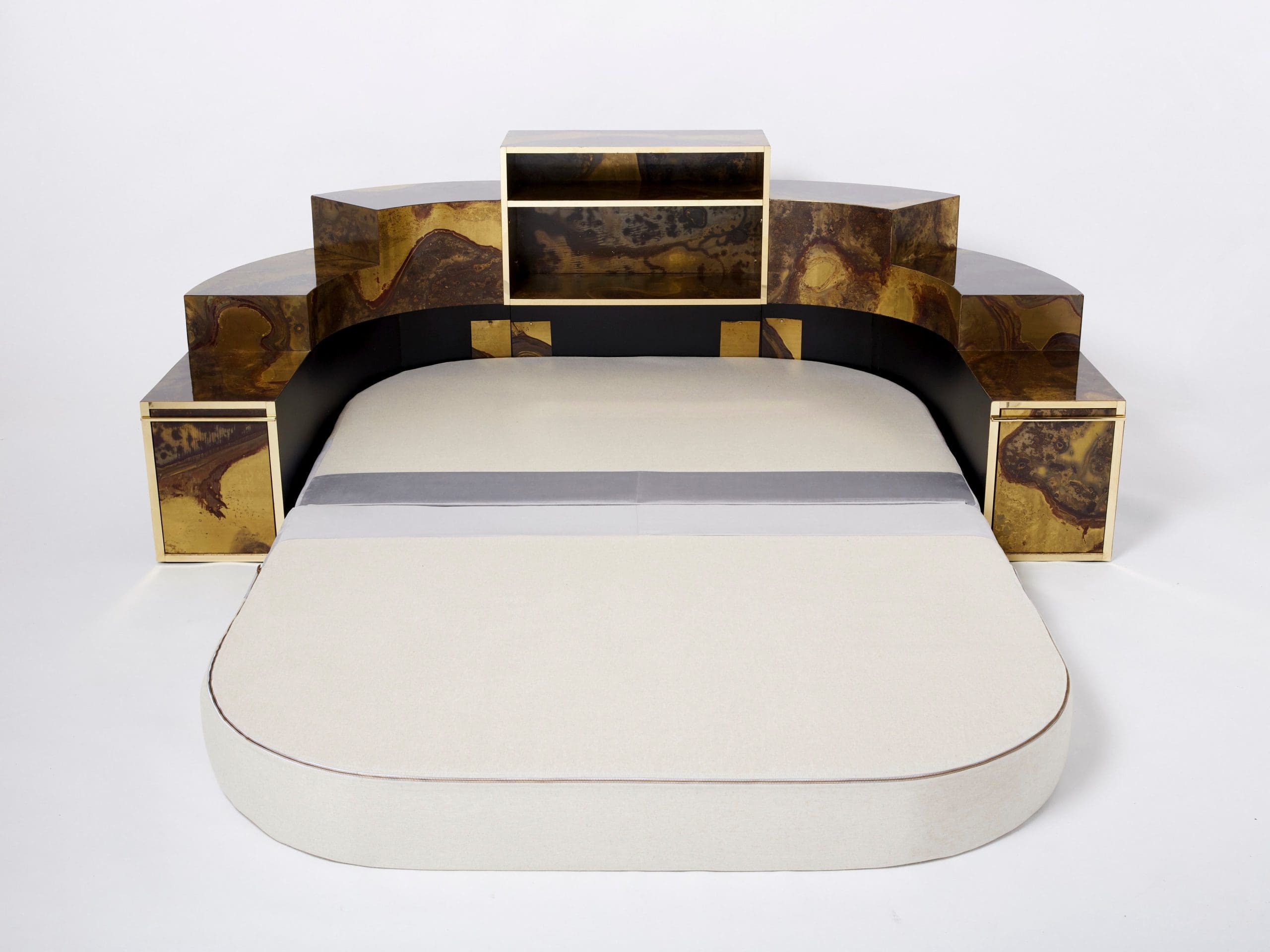 Sofa-lit en velours de laiton oxydé Isabelle & Richard Faure, années 1970