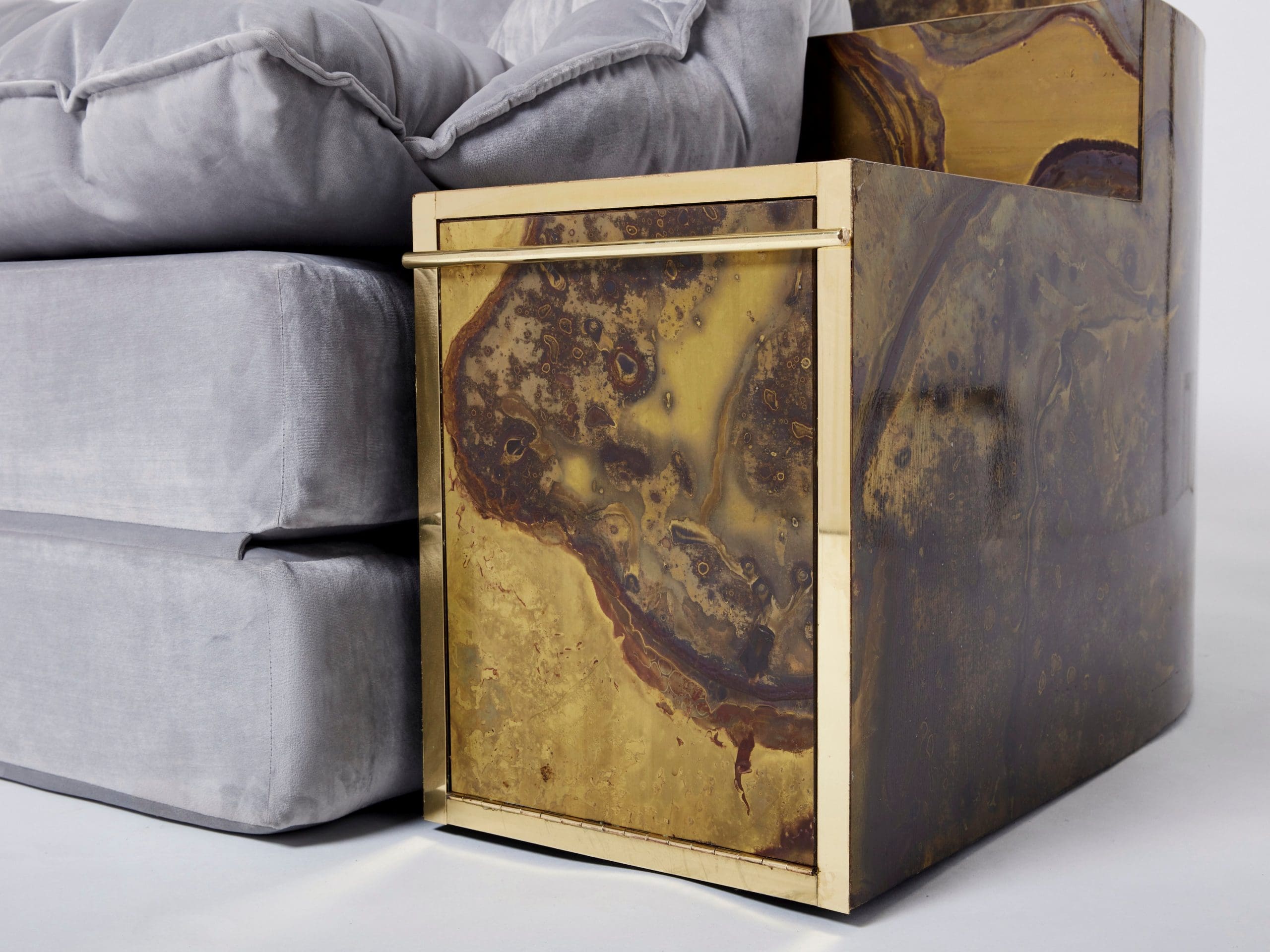 Sofa-lit en velours de laiton oxydé Isabelle & Richard Faure, années 1970