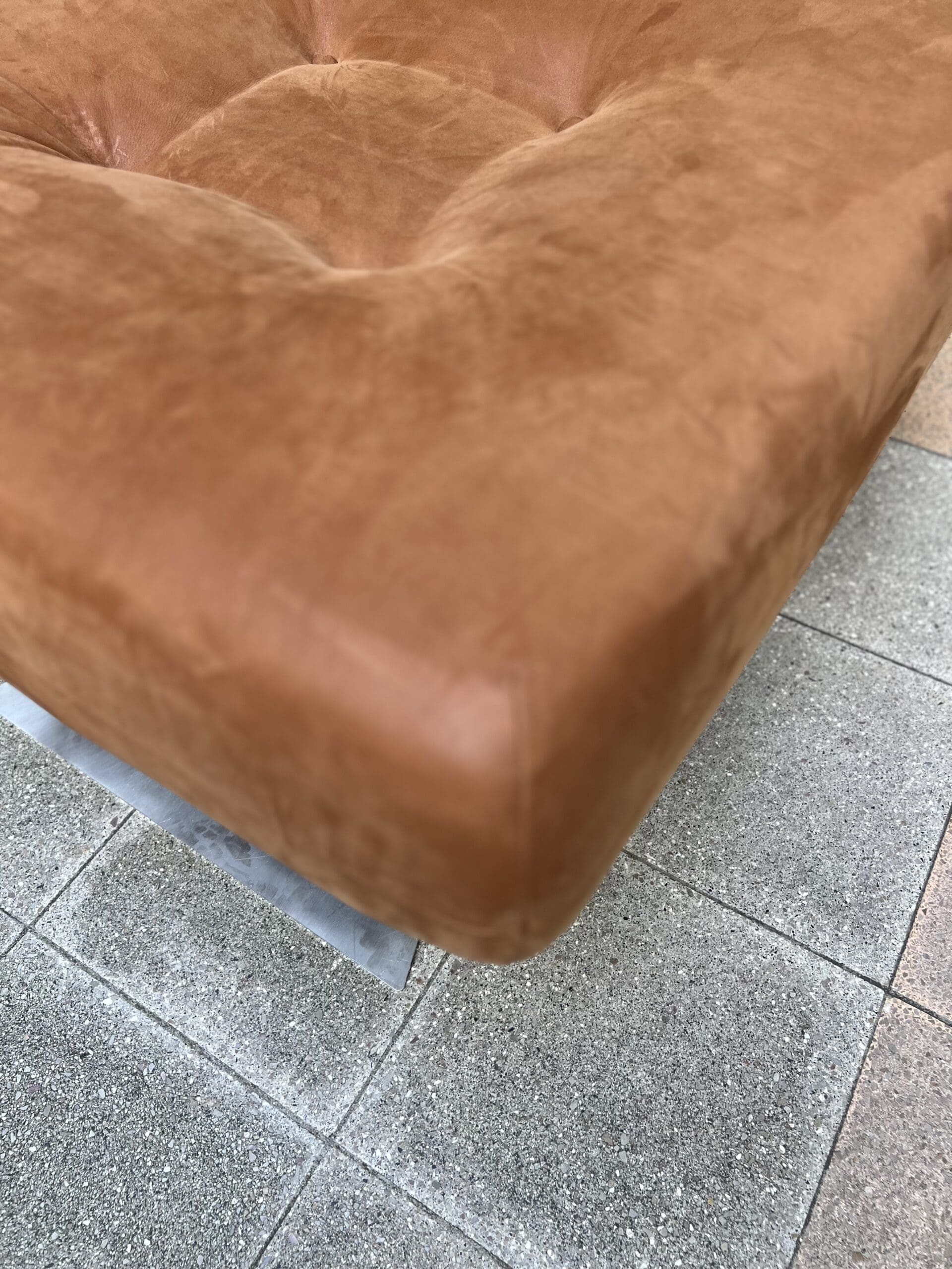 Fauteuil Alta d’Oscar Niemeyer : Ensemble Iconique avec Ottoman (1974)