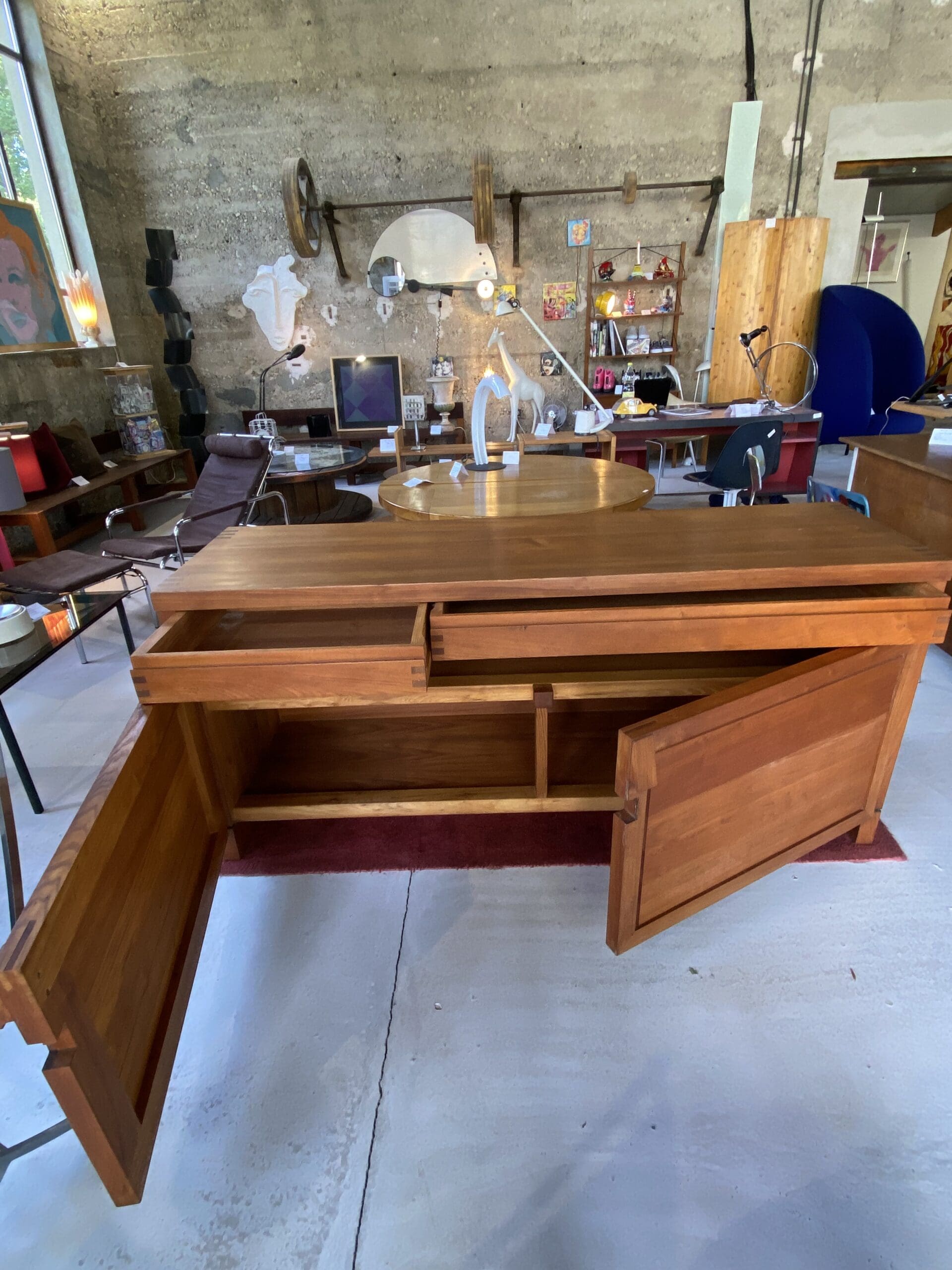 Buffet R08 en Orme Massif par Pierre Chapo – 1964