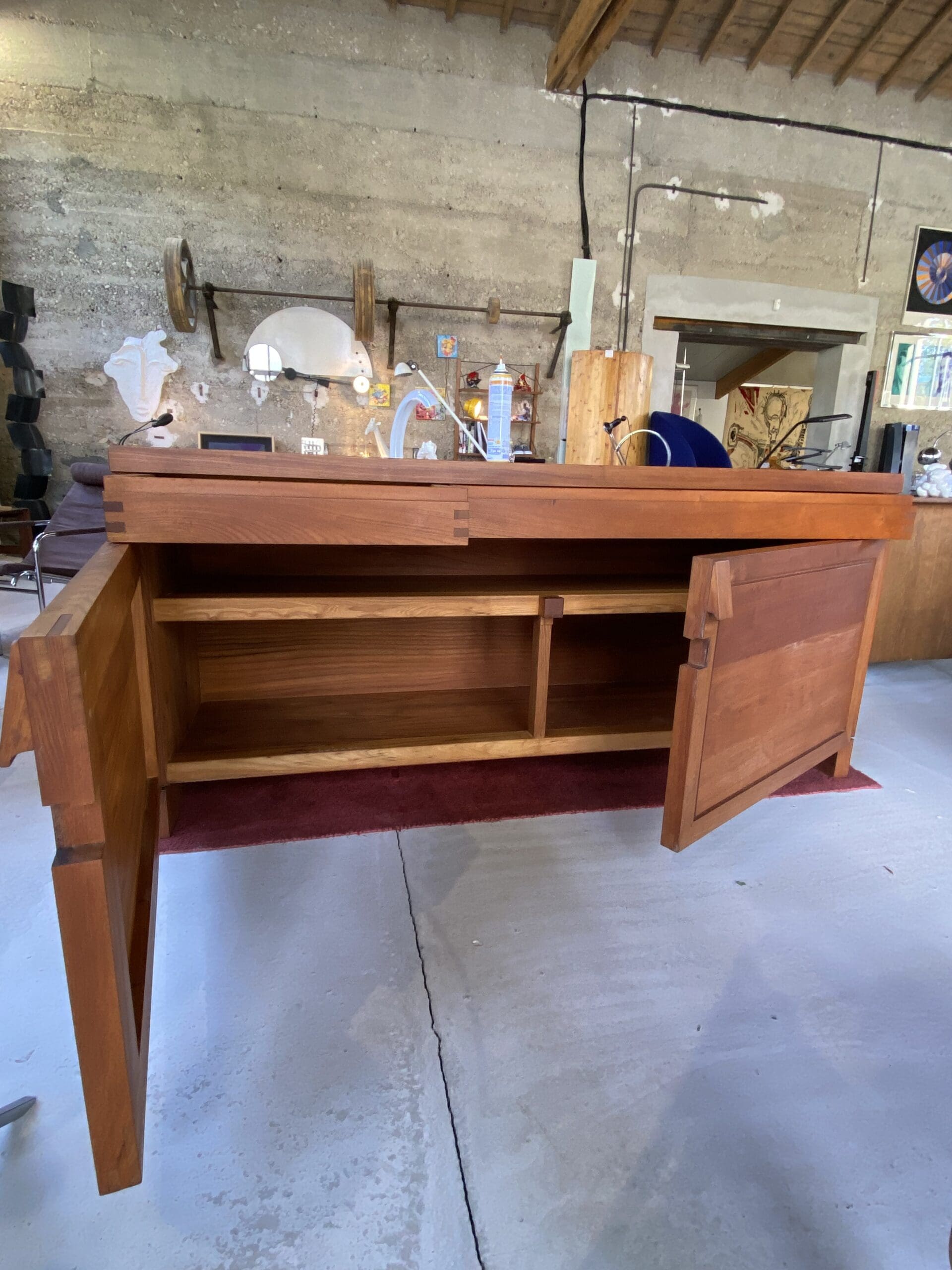 Buffet R08 en Orme Massif par Pierre Chapo – 1964