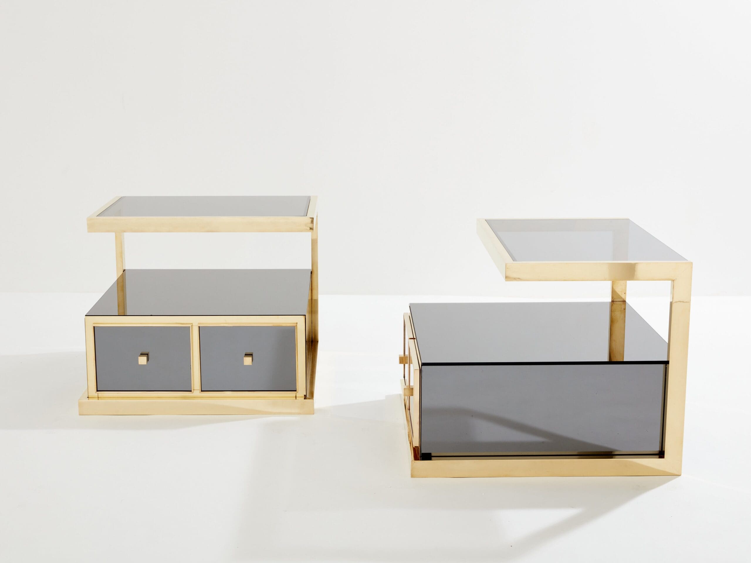 Tables de chevet en laiton et miroir fumé par Michel Pigneres : Joyaux du design français des années 70