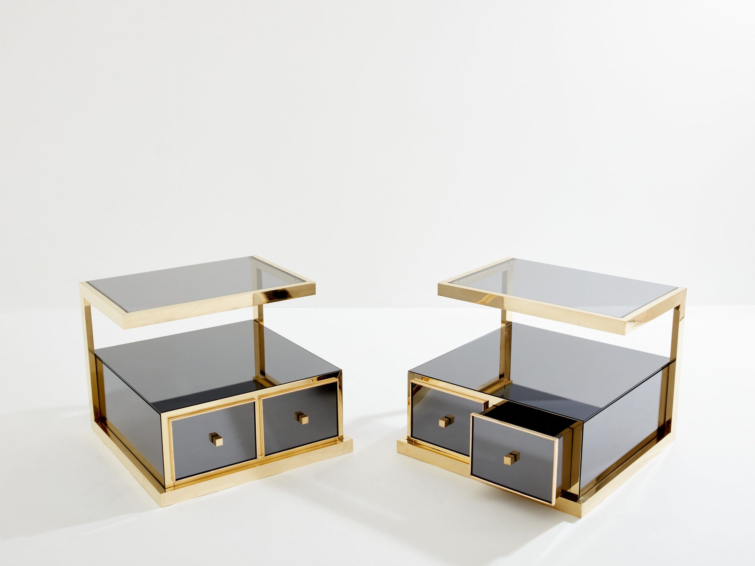 Tables de chevet en laiton et miroir fumé par Michel Pigneres : Joyaux du design français des années 70