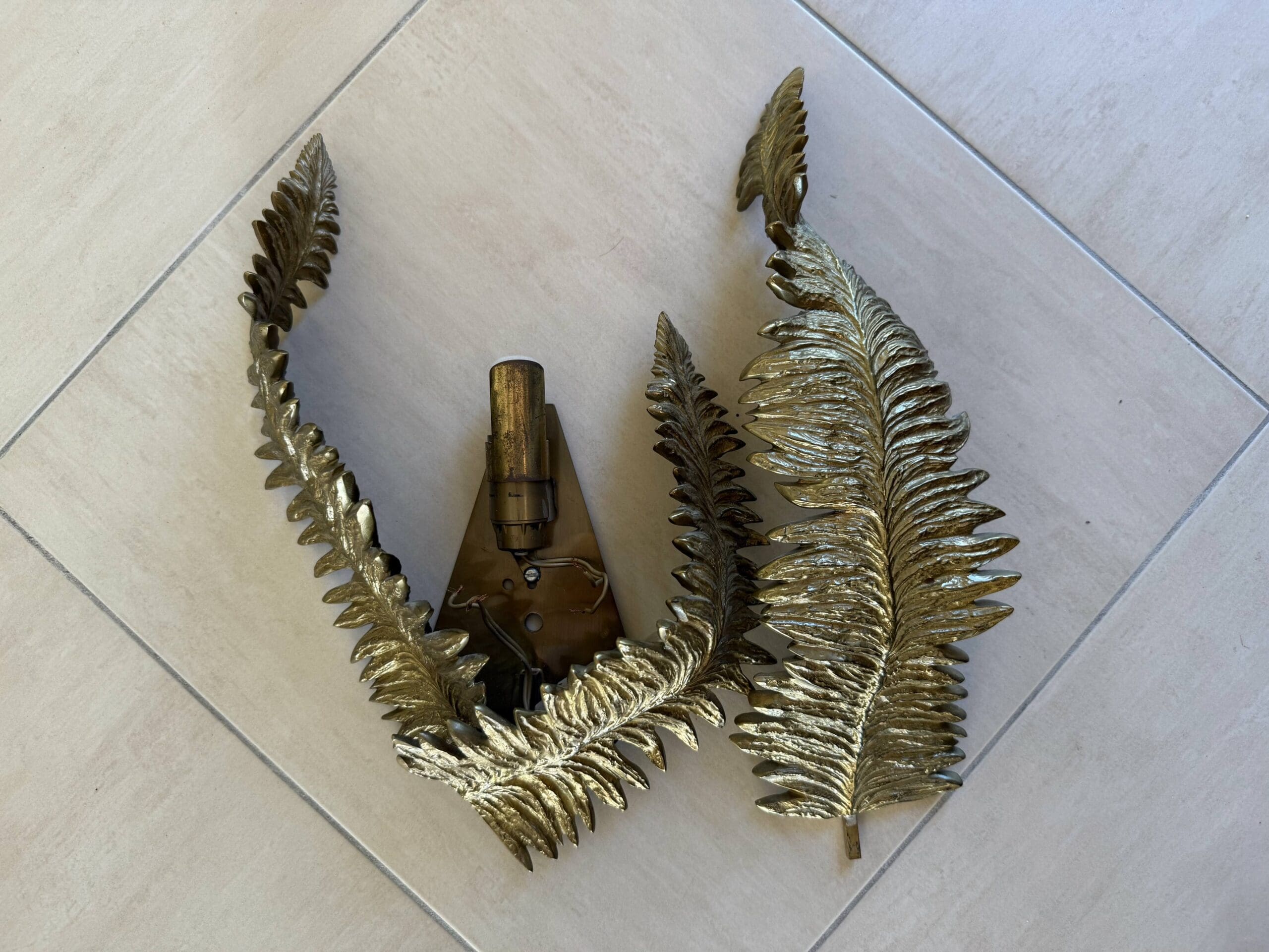 Maison Charles, Applique Fougères en bronze doré, années 1970