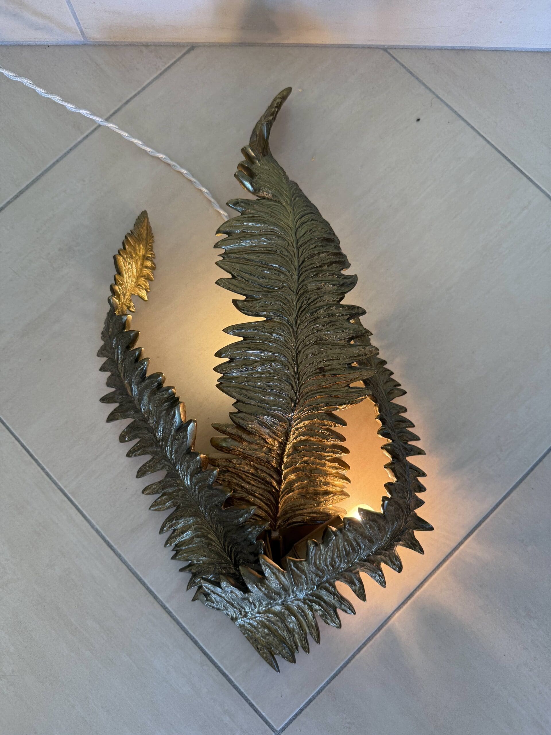 Maison Charles, Applique Fougères en bronze doré, années 1970