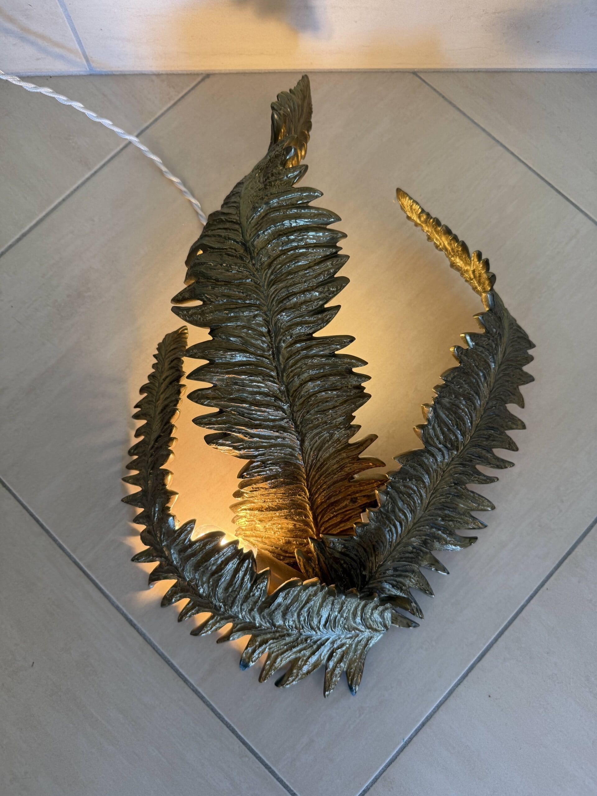 Maison Charles, Applique Fougères en bronze doré, années 1970