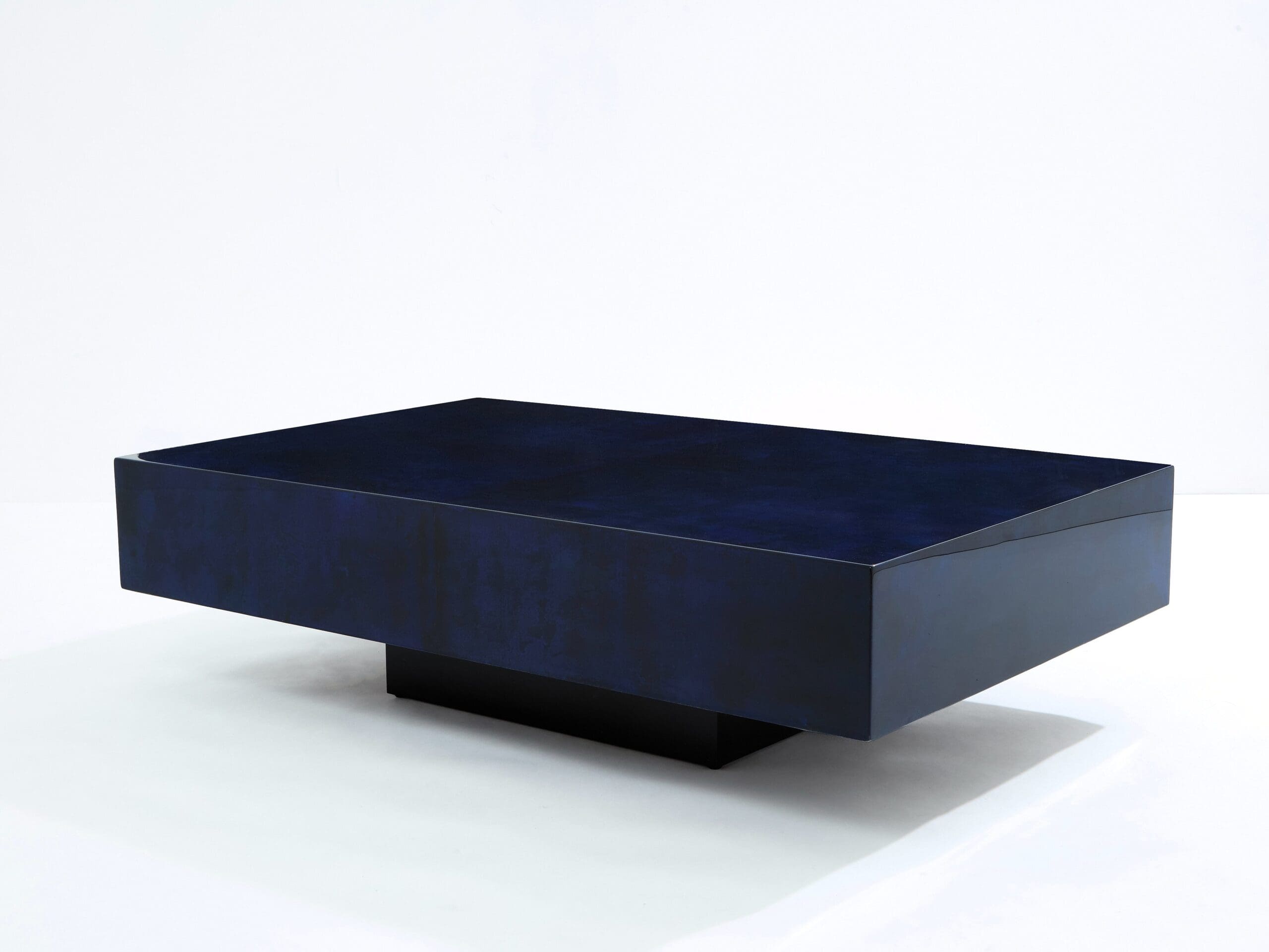 Table Basse en Parchemin de Peau de Chèvre Bleu Nuit, Aldo Tura, Années 1960