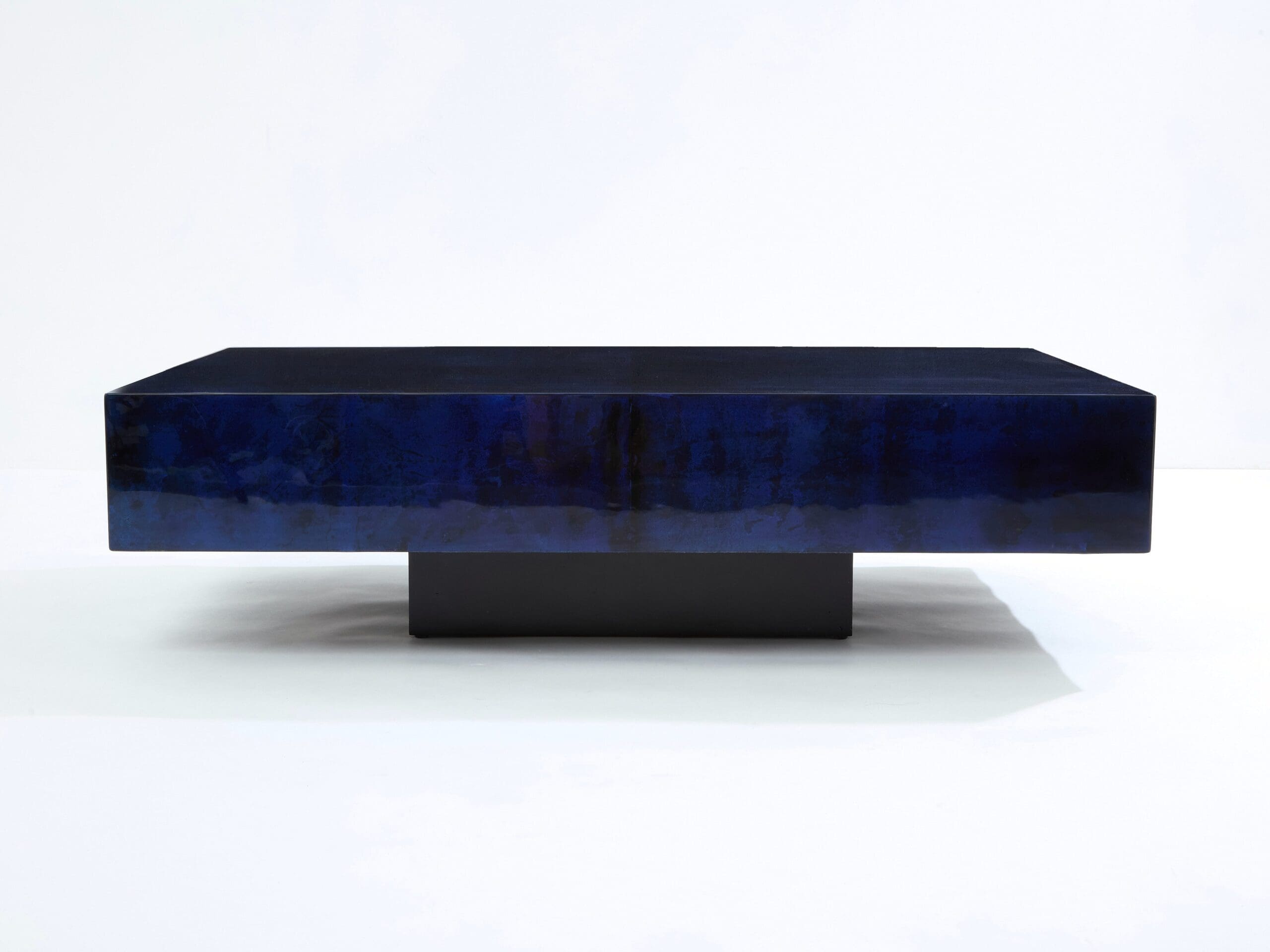 Table Basse en Parchemin de Peau de Chèvre Bleu Nuit, Aldo Tura, Années 1960