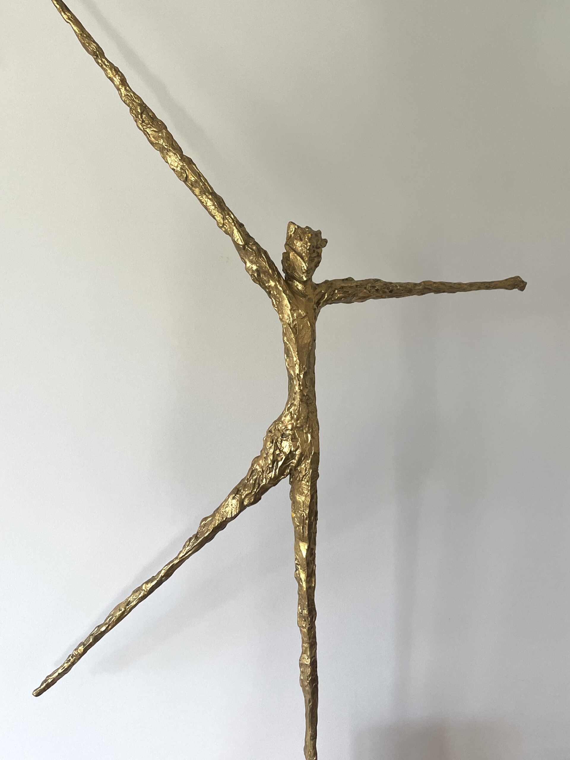 Applique Murale Félix Agostini, Rare Création en Résine Dorée (circa 1960)