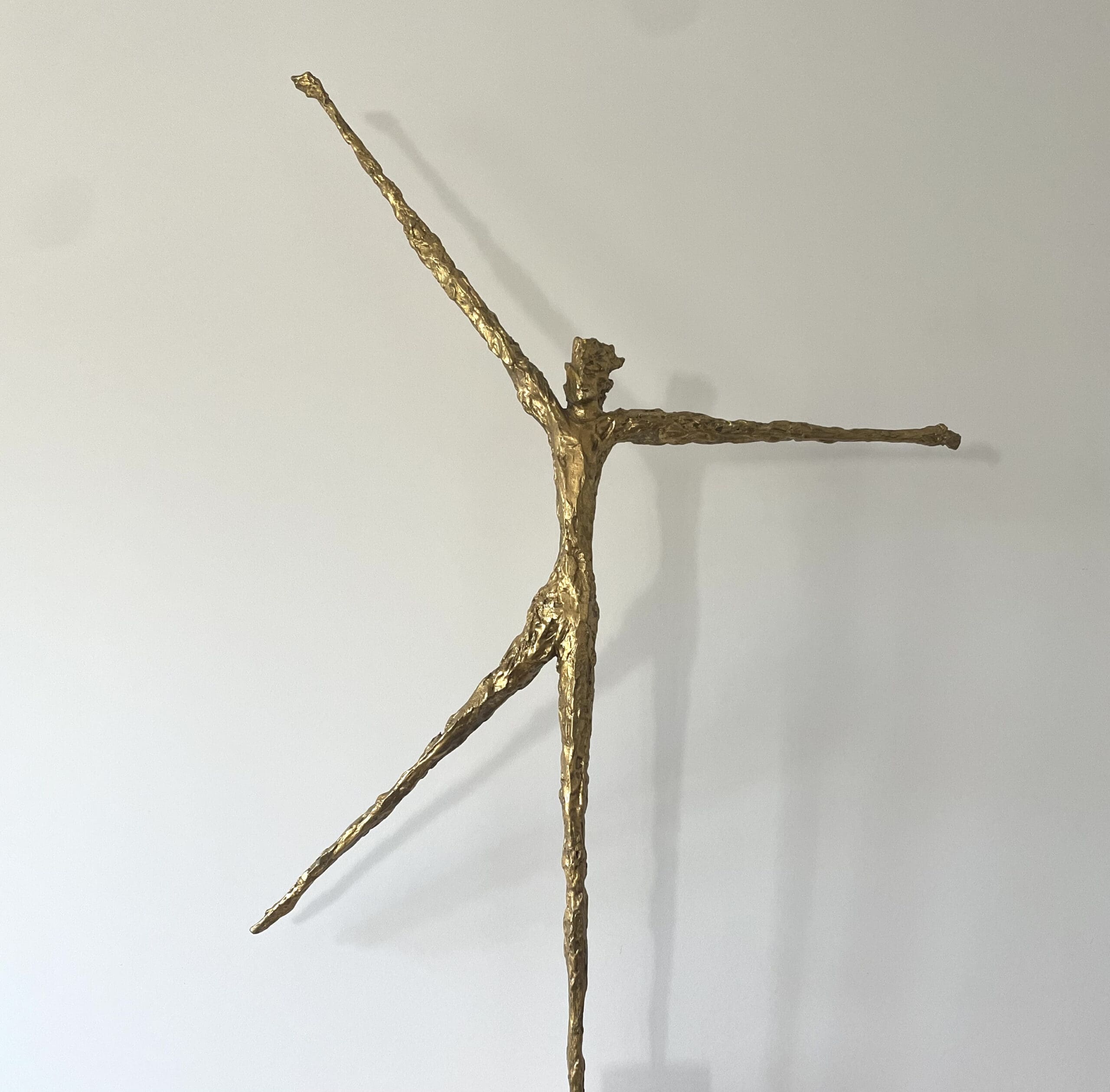 Applique Murale Félix Agostini, Rare Création en Résine Dorée (circa 1960)