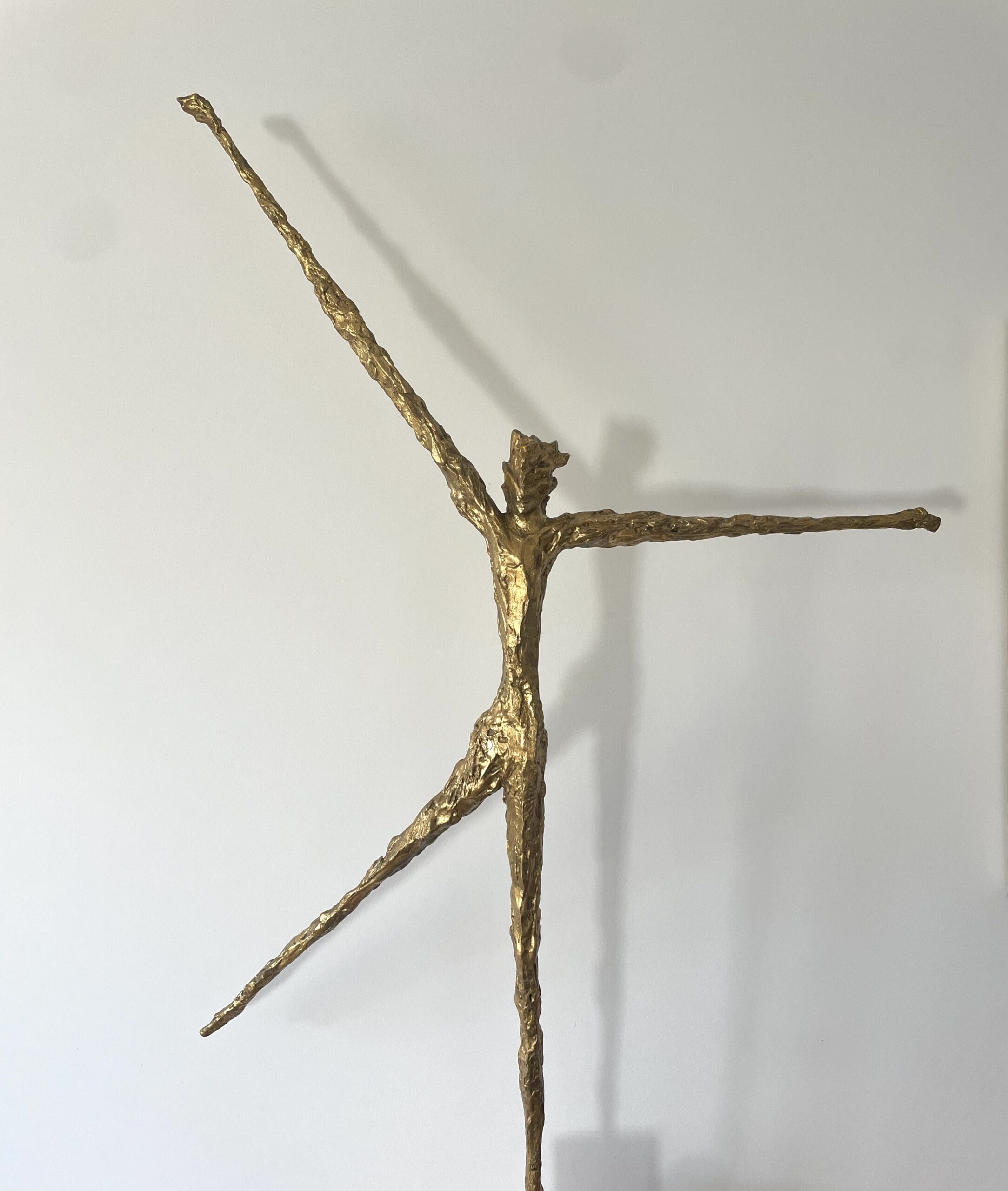 Applique Murale Félix Agostini, Rare Création en Résine Dorée (circa 1960)